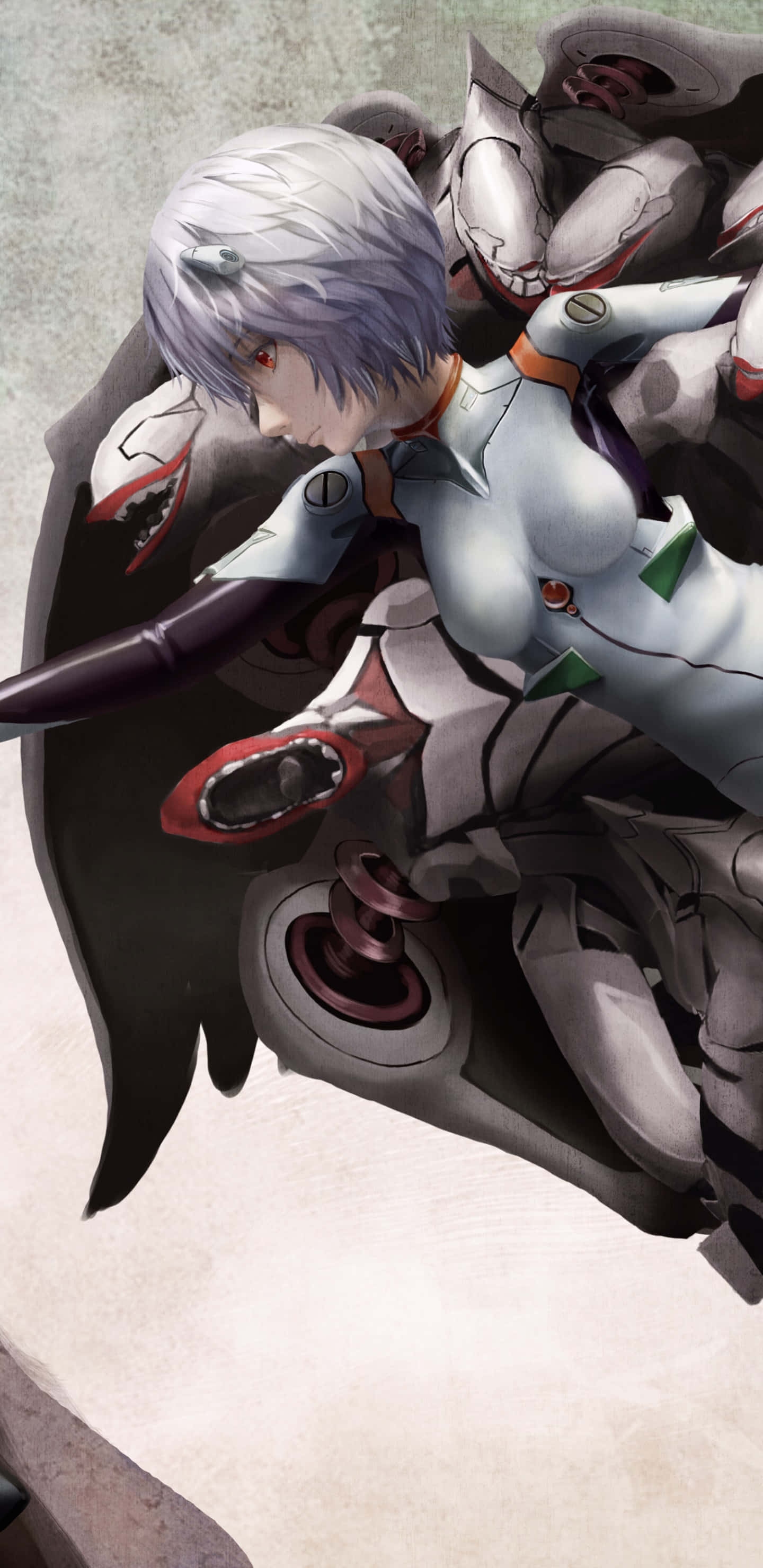 Adam Evangelion 桌布 壁紙 — 一位銀髮動漫女孩穿著白色和紅色的裝甲服，在紋理灰色背景前靠向一個機械裝置旁邊。