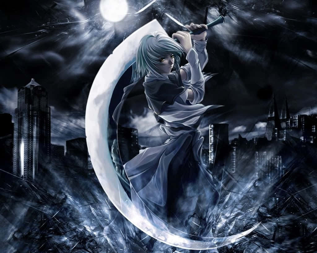 Emo Anime Boy 桌布 壁紙 — 一位銀髮動漫戰士揮舞著發光的劍，面對著暴風雨月光下、閃電交錯的城市景觀。