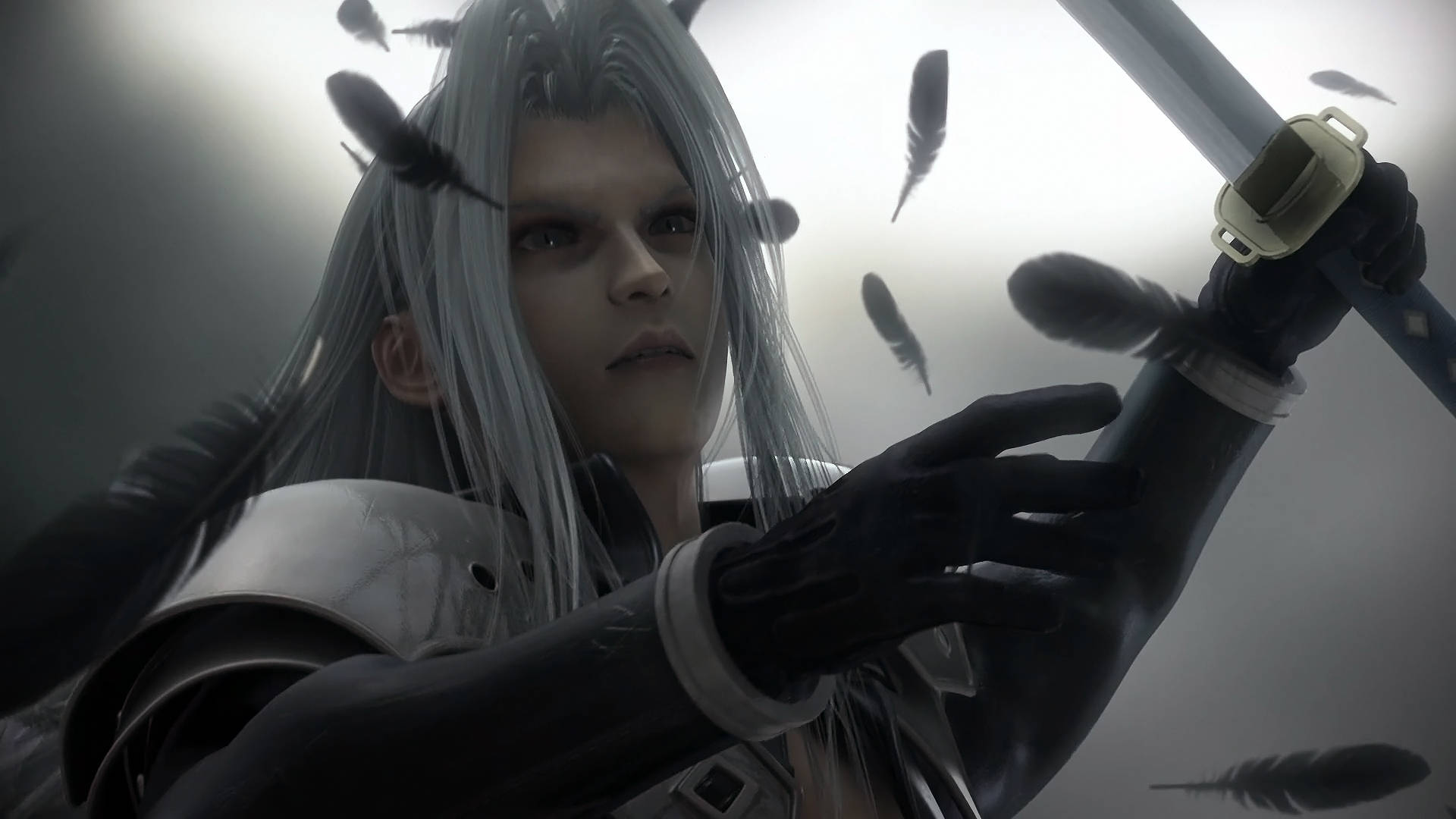 Sephiroth 桌布 壁紙 — 一位銀髮戰士身穿暗色盔甲，手持劍，羽毛在他銳利的目光周圍飄動，背景朦朧。