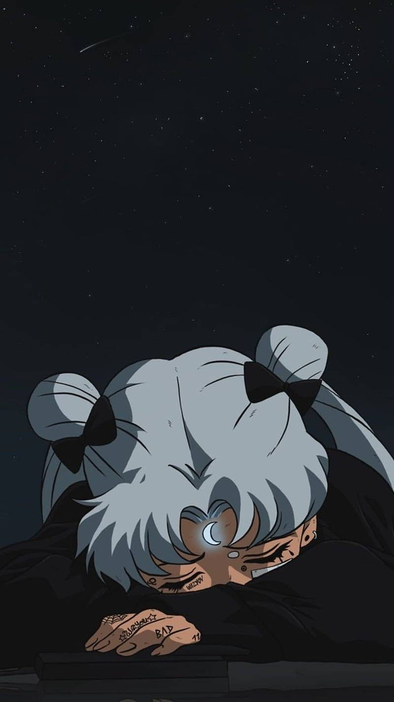 美少女戰士 桌布 壁紙 — 一位銀髮黑蝴蝶結的動漫女孩在星空下、新月旁將頭靠在表面上休息。