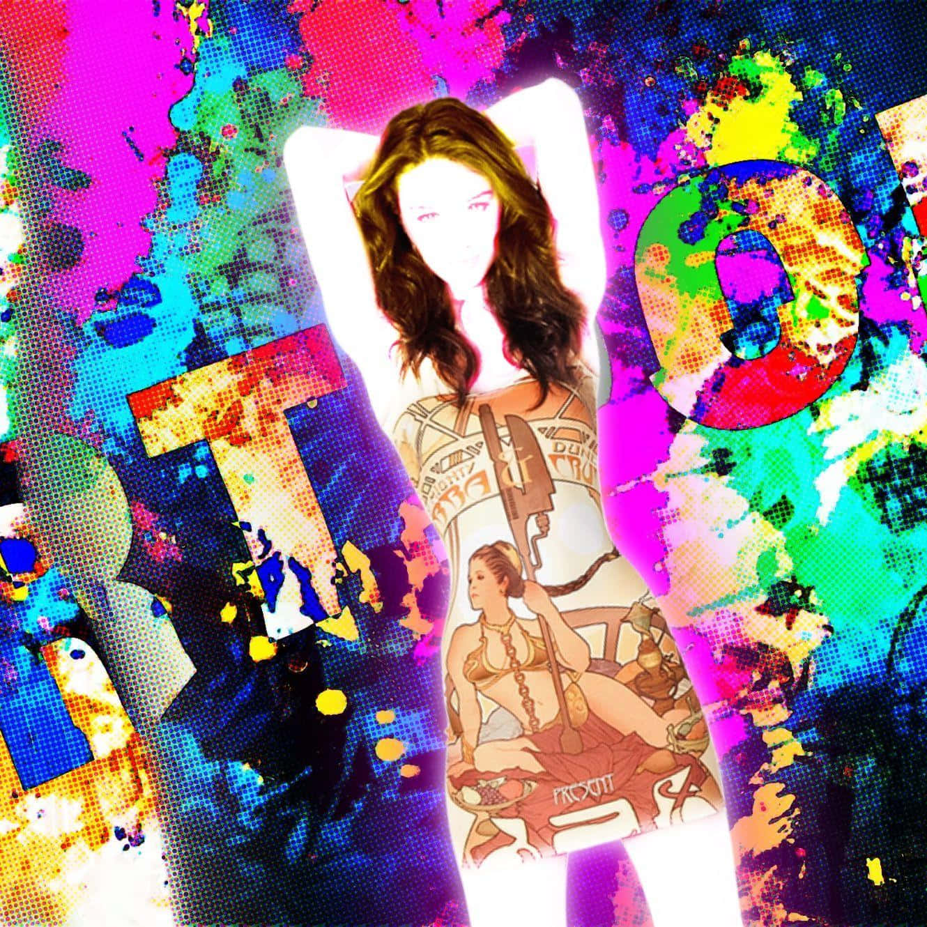 Just Dance 桌布 壁紙 — 一位長著棕色長髮的女性站在充滿活力的抽象背景前，背景有霓虹飛濺和像素化字母。