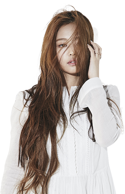 BLACKPINK 桌布 壁紙 — 一位長長棕色頭髮的年輕女性穿著白色連衣裙，在黑色背景上輕輕觸碰臉頰。