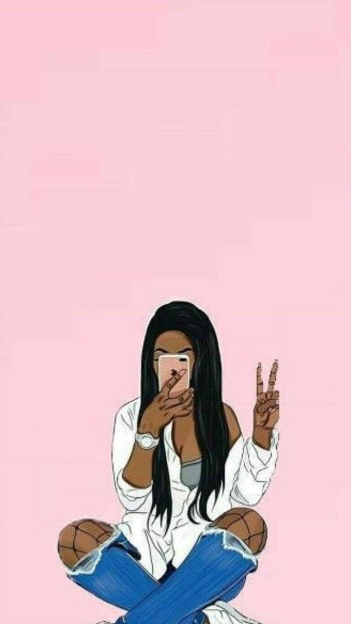 Black Girl Cartoon 桌布 壁紙 — 一位長黑髮的年輕女性盤腿坐在柔和的粉紅色背景前，拿著手機自拍並比出和平手勢。