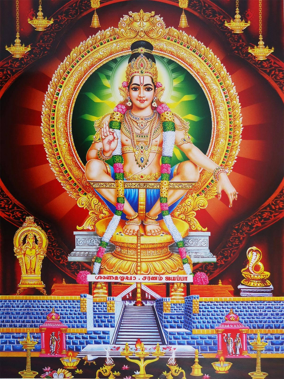 Ayyappa 桌布 壁紙 — 一位閃耀的印度教神祇，佩戴著黃金首飾和花環，在華麗的寺廟環境中安詳地坐在寶座上。