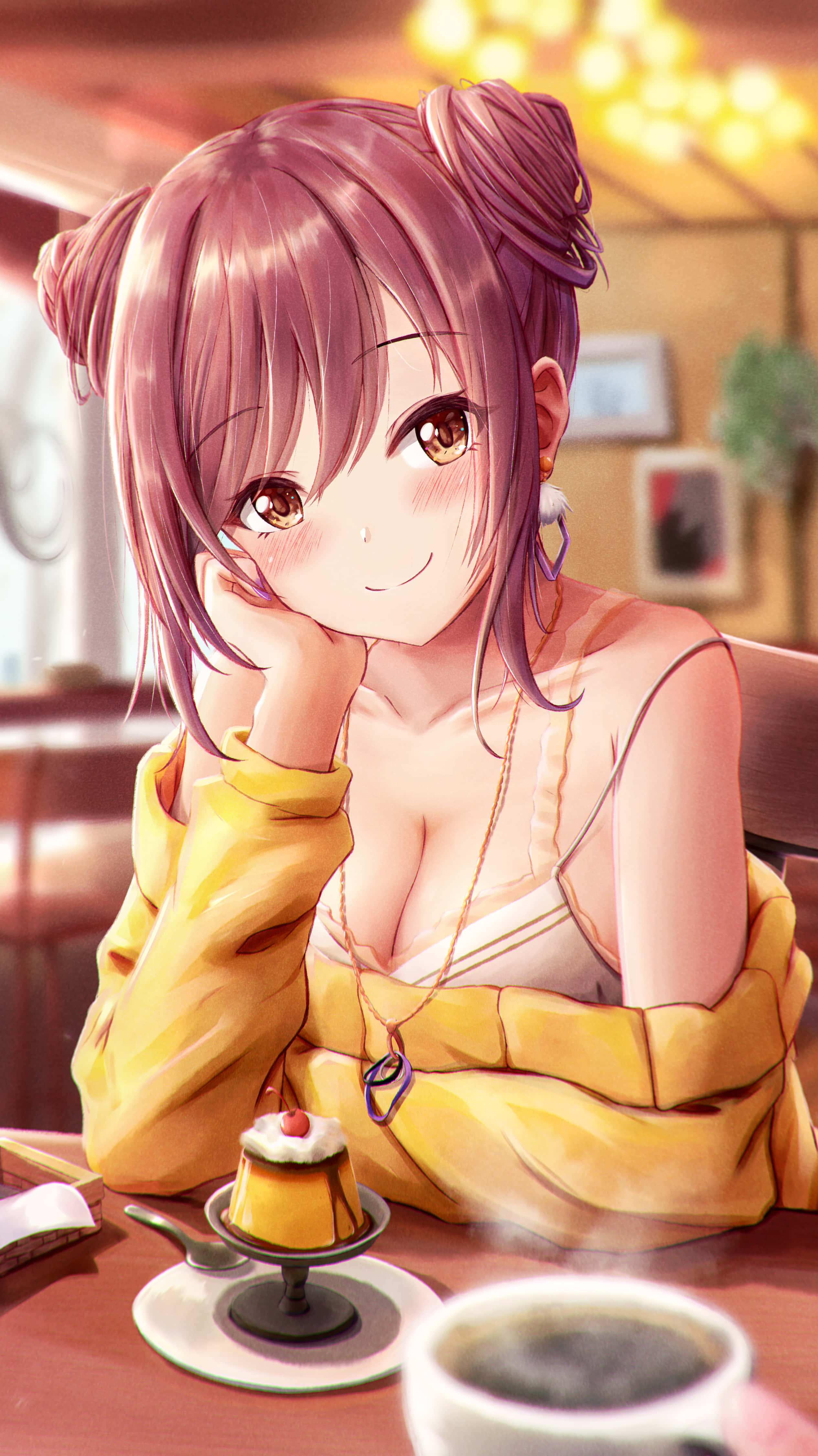 Inugami Korone 桌布 壁紙 — 一位開心的粉紅色頭髮動漫女孩坐在咖啡店桌子旁，微笑著享受咖啡和甜點。