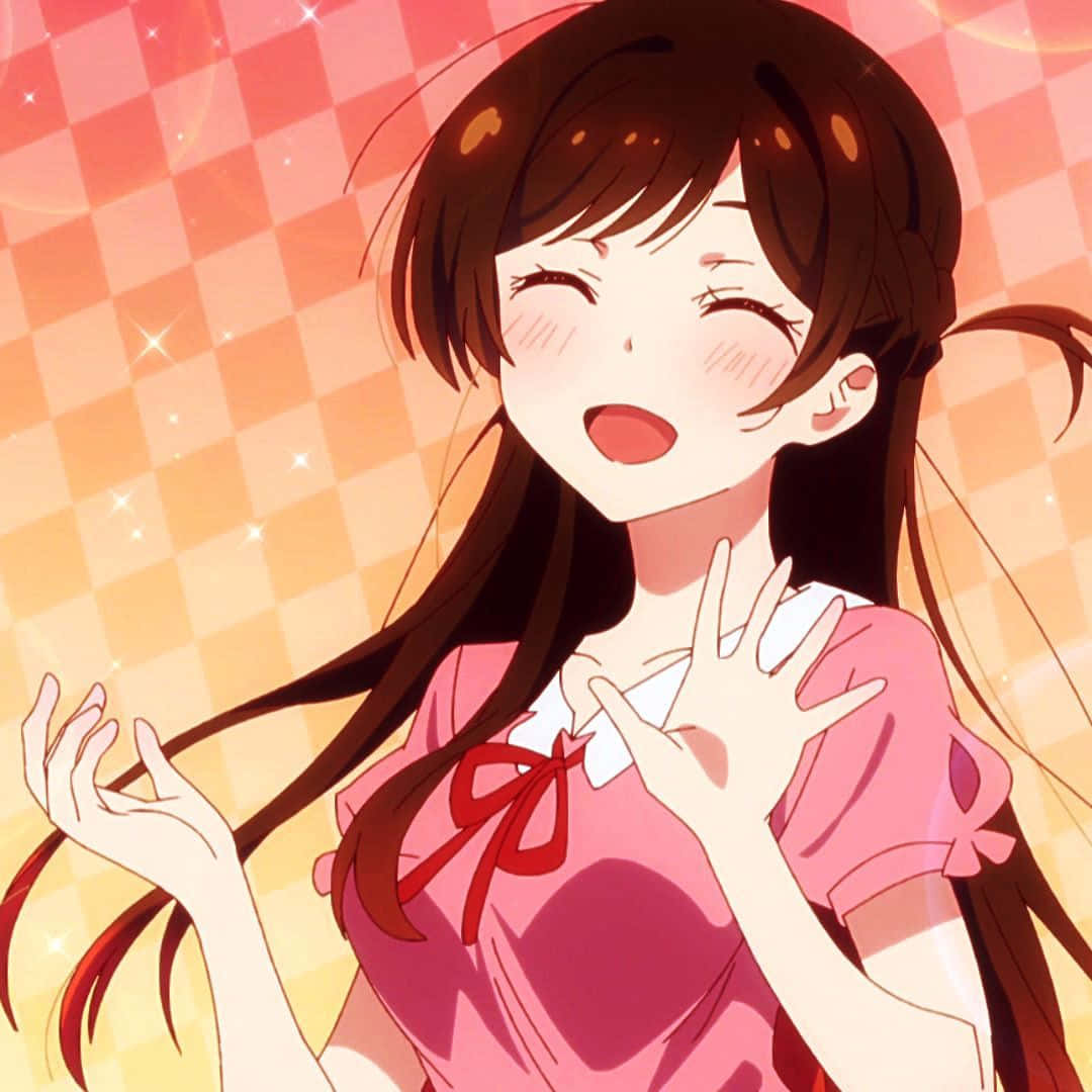 Chizuru Maihara 桌布 壁紙 — 一位開朗的動漫女孩，棕色頭髮，穿著粉紅色連衣裙，在溫暖的格子背景上閃閃發光，笑容燦爛。