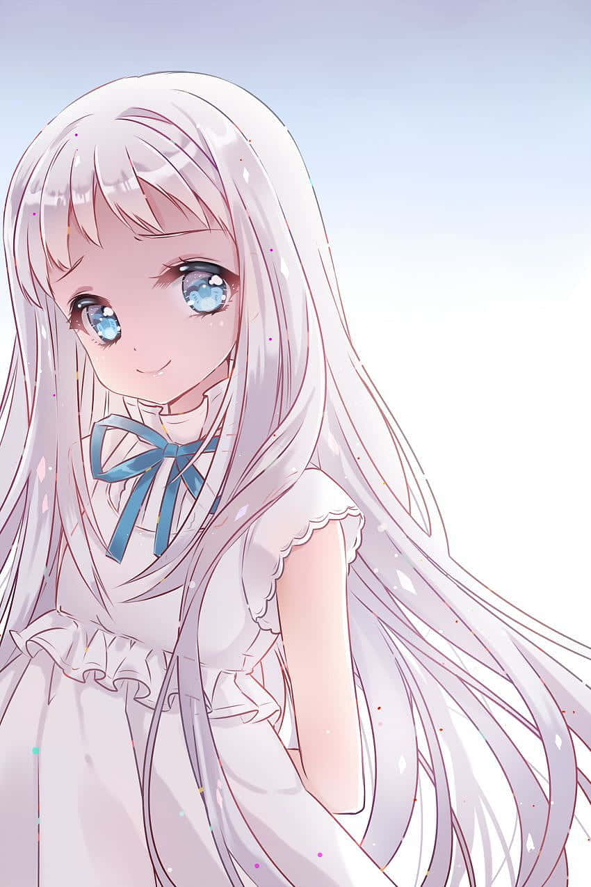 Anohana 桌布 壁紙 — 一位開朗的動漫女孩，長著白色長髮和藍色眼睛，穿著帶有藍色蝴蝶結的白色連衣裙，溫柔地微笑。
