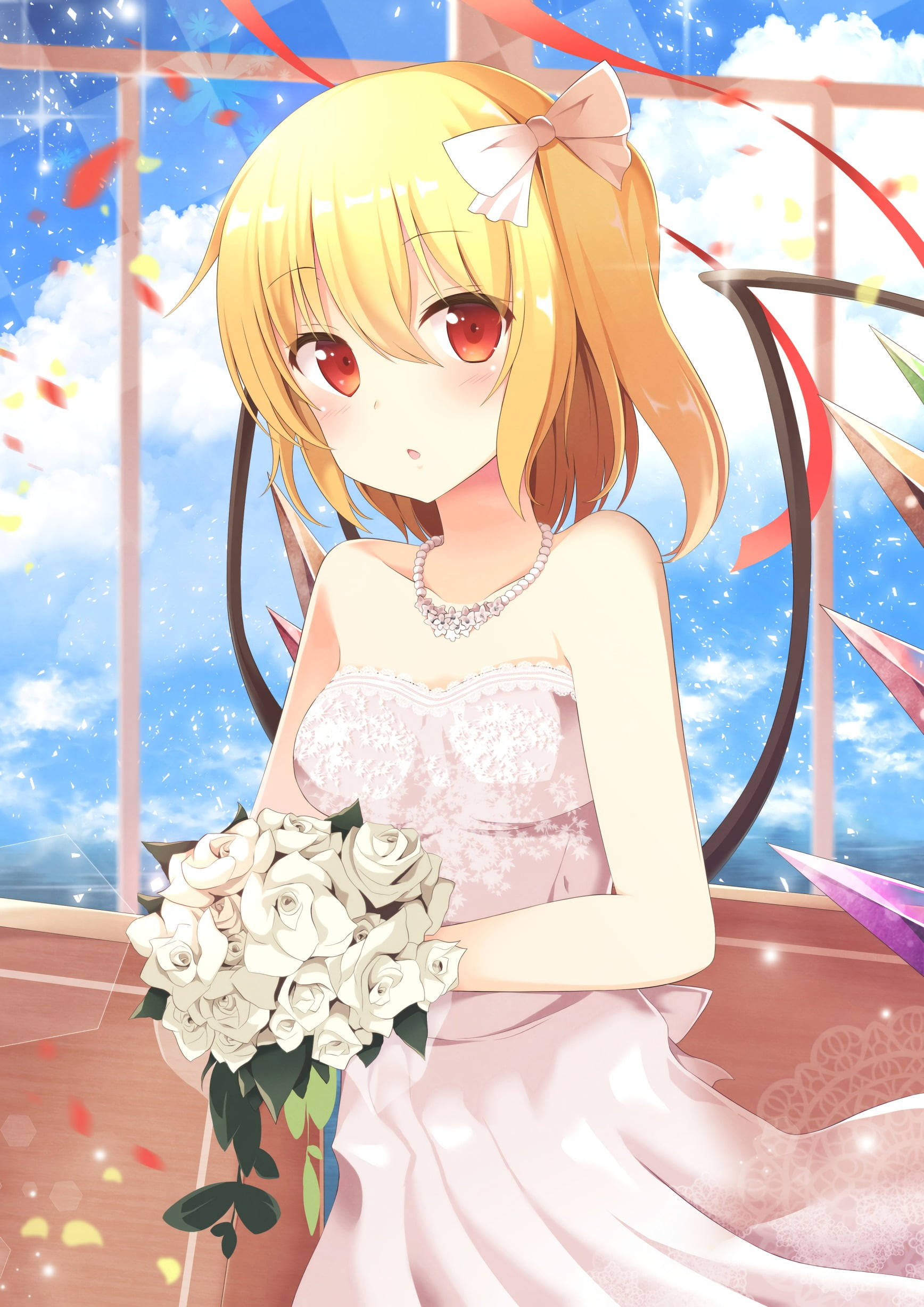 Wedding Dress 桌布 壁紙 — 一位開朗的動漫新娘，金髮紅眼，手持一束白玫瑰，背景是明亮的藍天，紙屑飄落。