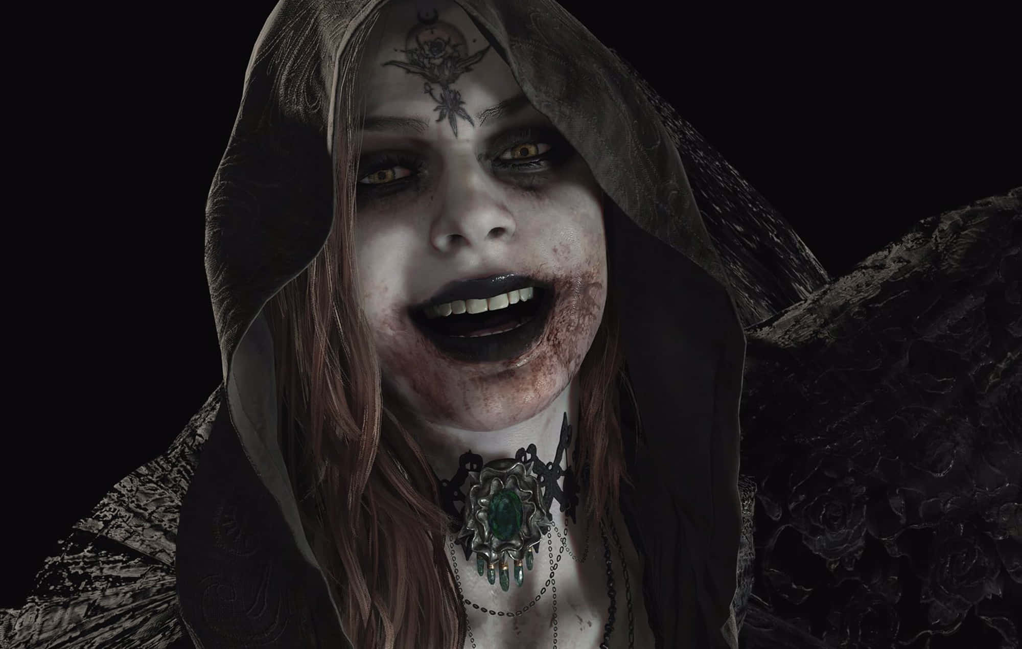 Resident Evil Village 桌布 壁紙 — 一位面色蒼白、眼睛發光的美麗女子，身穿飾有玫瑰的深色連帽斗篷，額頭上有一個骷髏紋身。