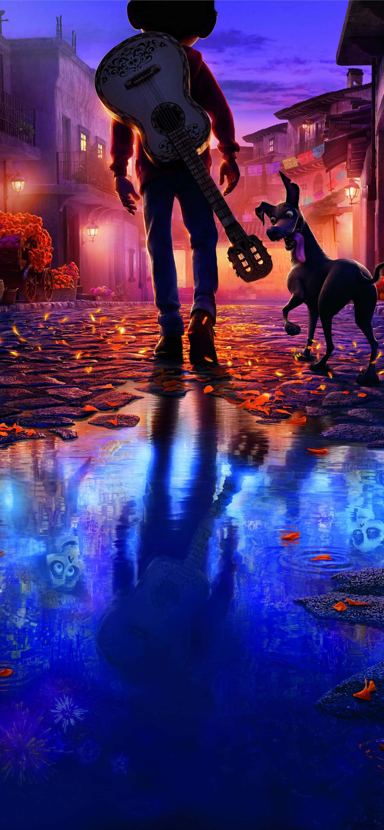 可可 桌布 壁紙 — 一位音樂家在黃昏時分帶著狗走過鵝卵石街道，有發光的燈籠和反射著頭骨和吉他的水窪。