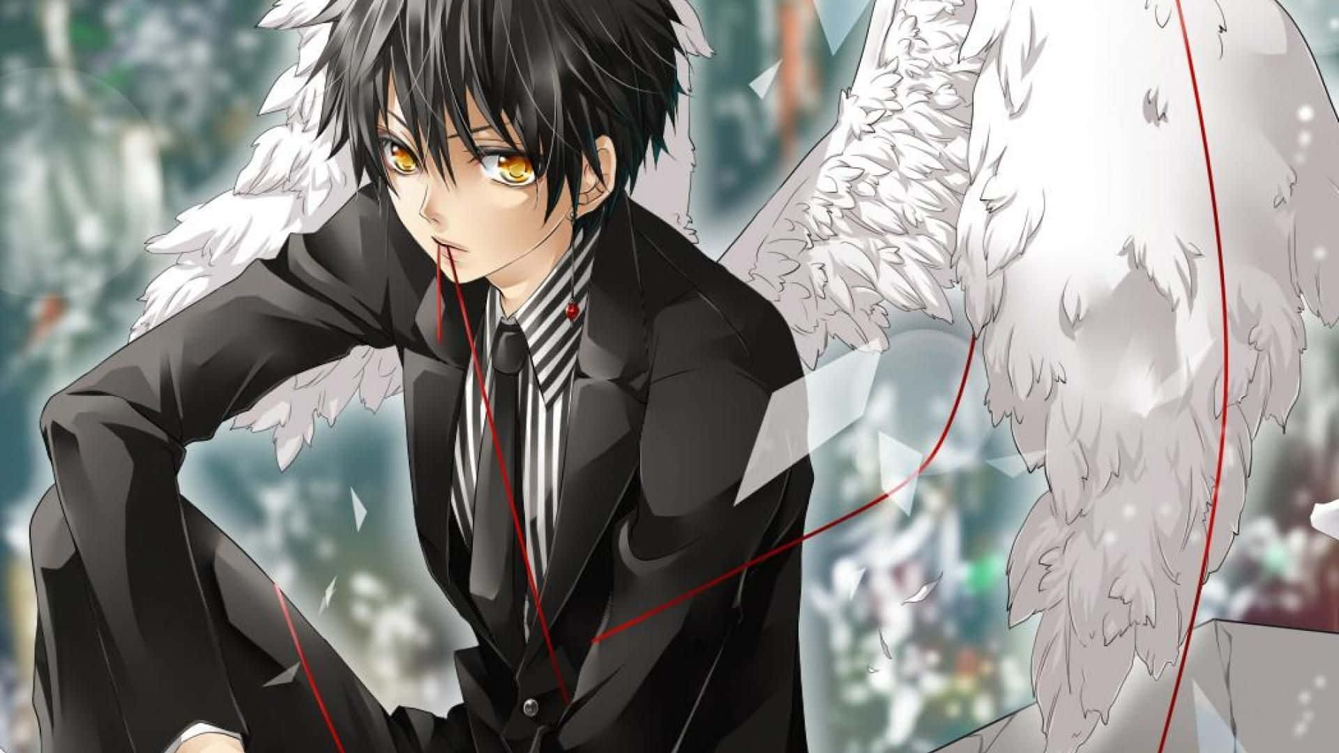 Emo Anime Boy 桌布 壁紙 — 一位黑髮動漫天使，擁有金色眼睛和白色翅膀，身穿黑色西裝，嘴邊垂著紅色線條。