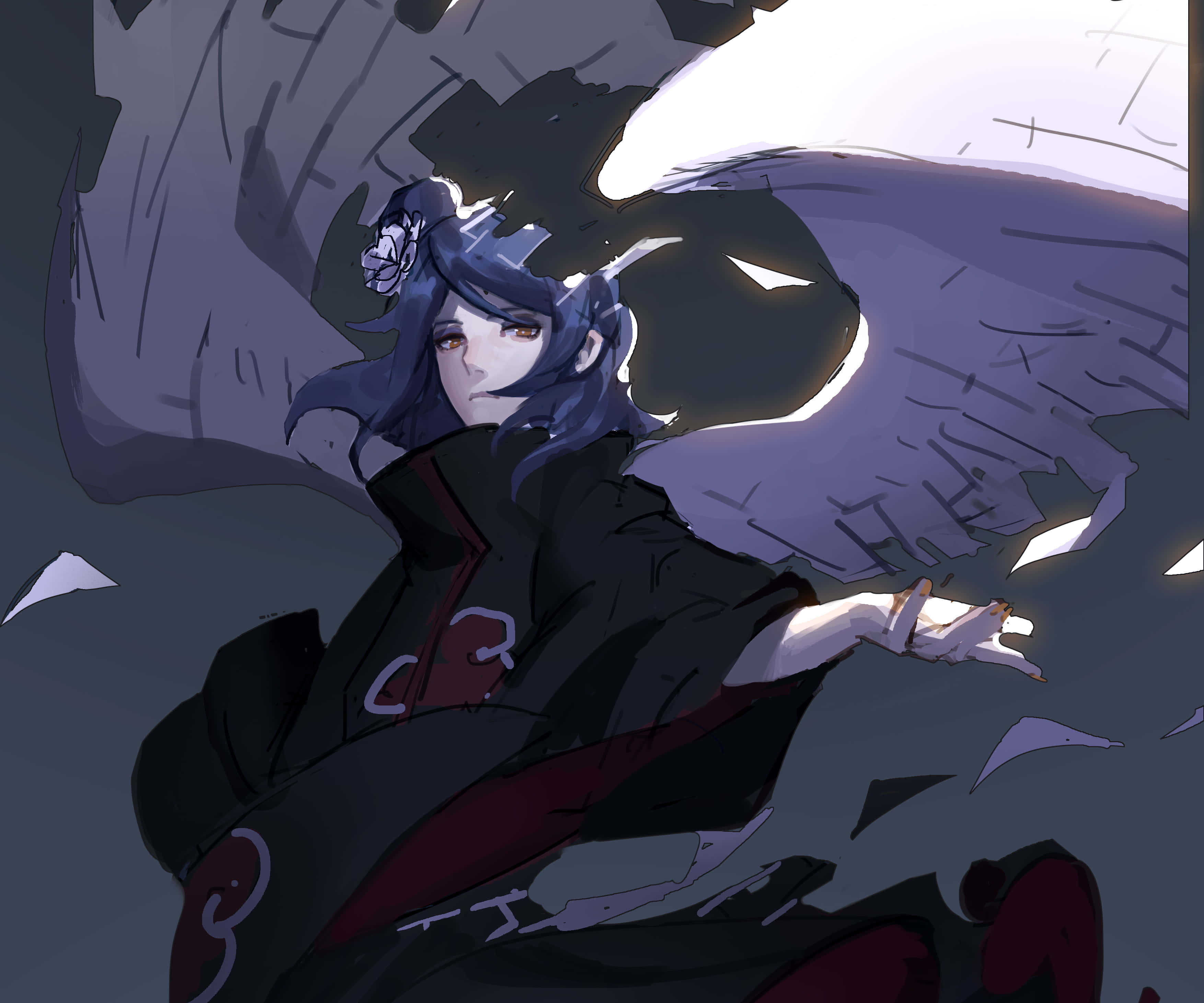 Konan 桌布 壁紙 — 一位黑髮動漫女孩身穿帶有紅色雲紋的黑色斗篷，伸出手，發光的翅膀從她的背部迸發，背景破碎。