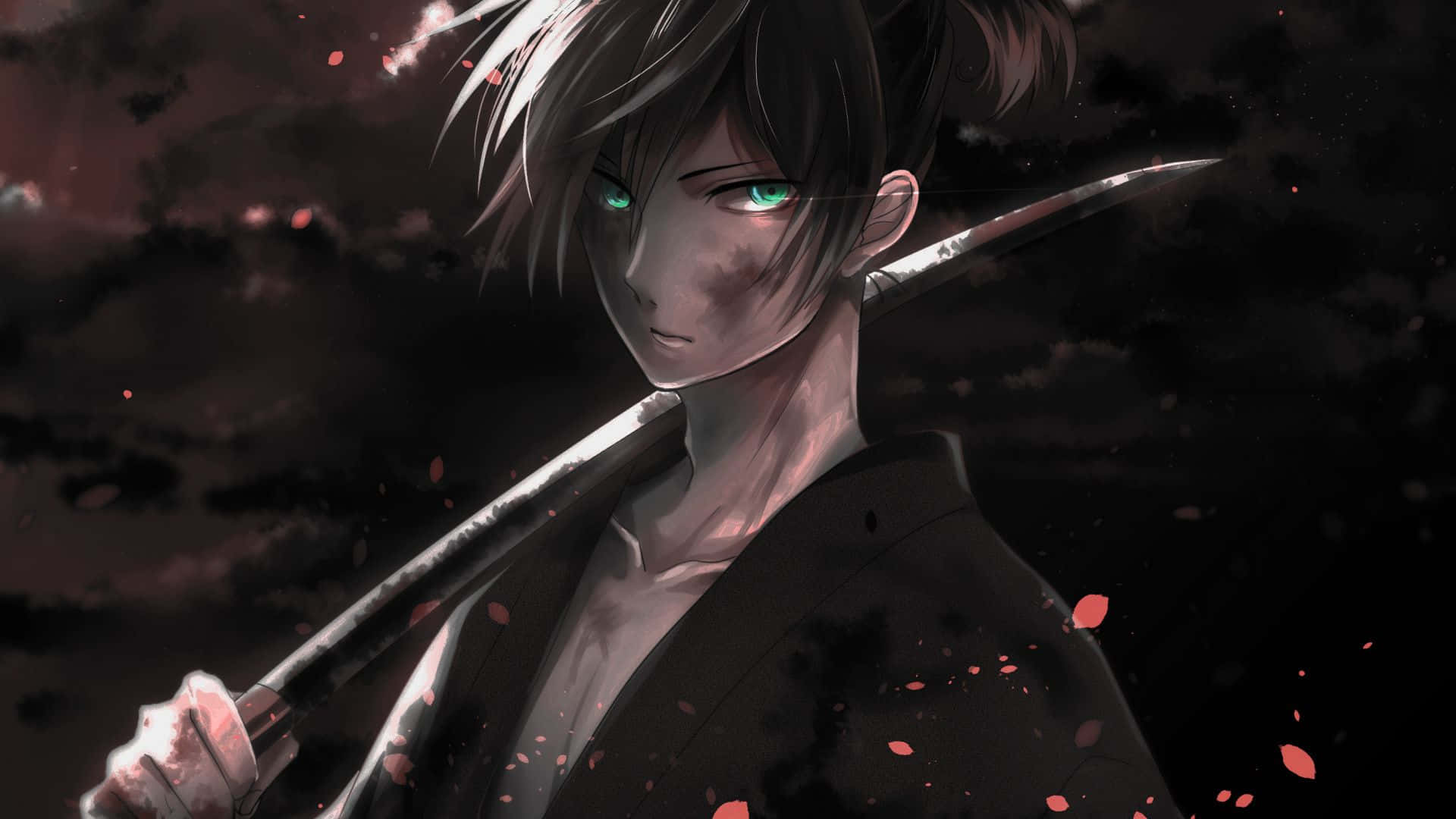 動漫男孩 桌布 壁紙 — 一位黑髮動漫戰士，擁有發光的綠色眼睛，在暴風雨的天空和飄落的櫻花瓣中持劍。