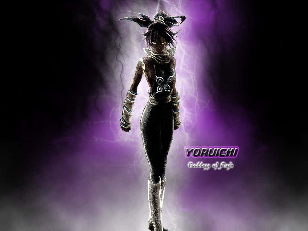 Yoruichi Shihoin 桌布 壁紙 — 一位黑髮動漫戰士站在煙霧繚繞的黑色背景中，周圍環繞著劈啪作響的紫色閃電。