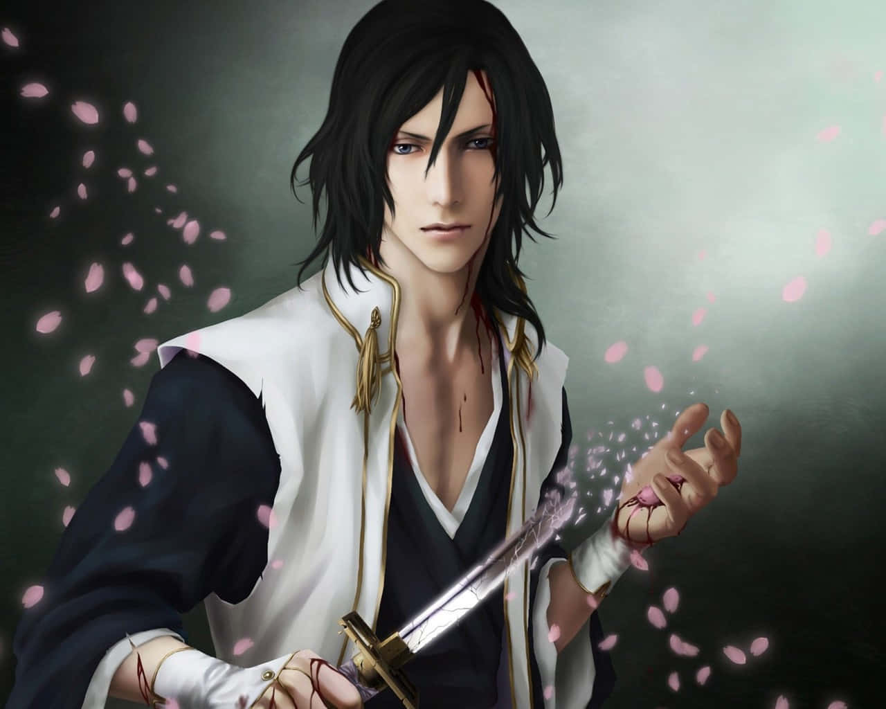動漫男孩 桌布 壁紙 — 一位黑髮動漫戰士身穿黑白服裝，手持發光劍，粉紅櫻花在他周圍飄落，背景是霧濛濛的灰色。