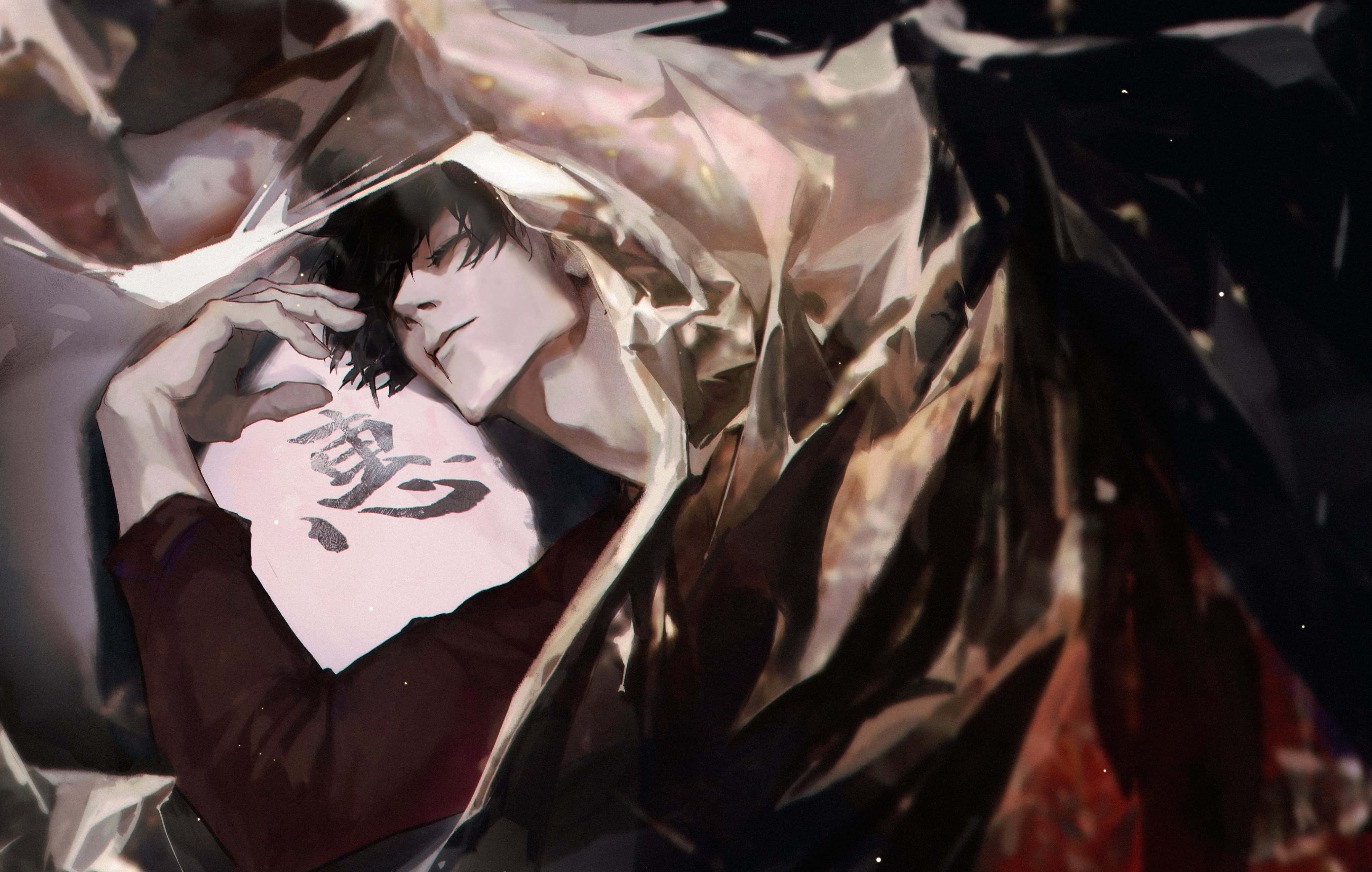 Toji Fushiguro 桌布 壁紙 — 一位黑髮動漫男子神情平靜，包裹在閃爍的金屬布料中，手持發光卷軸。