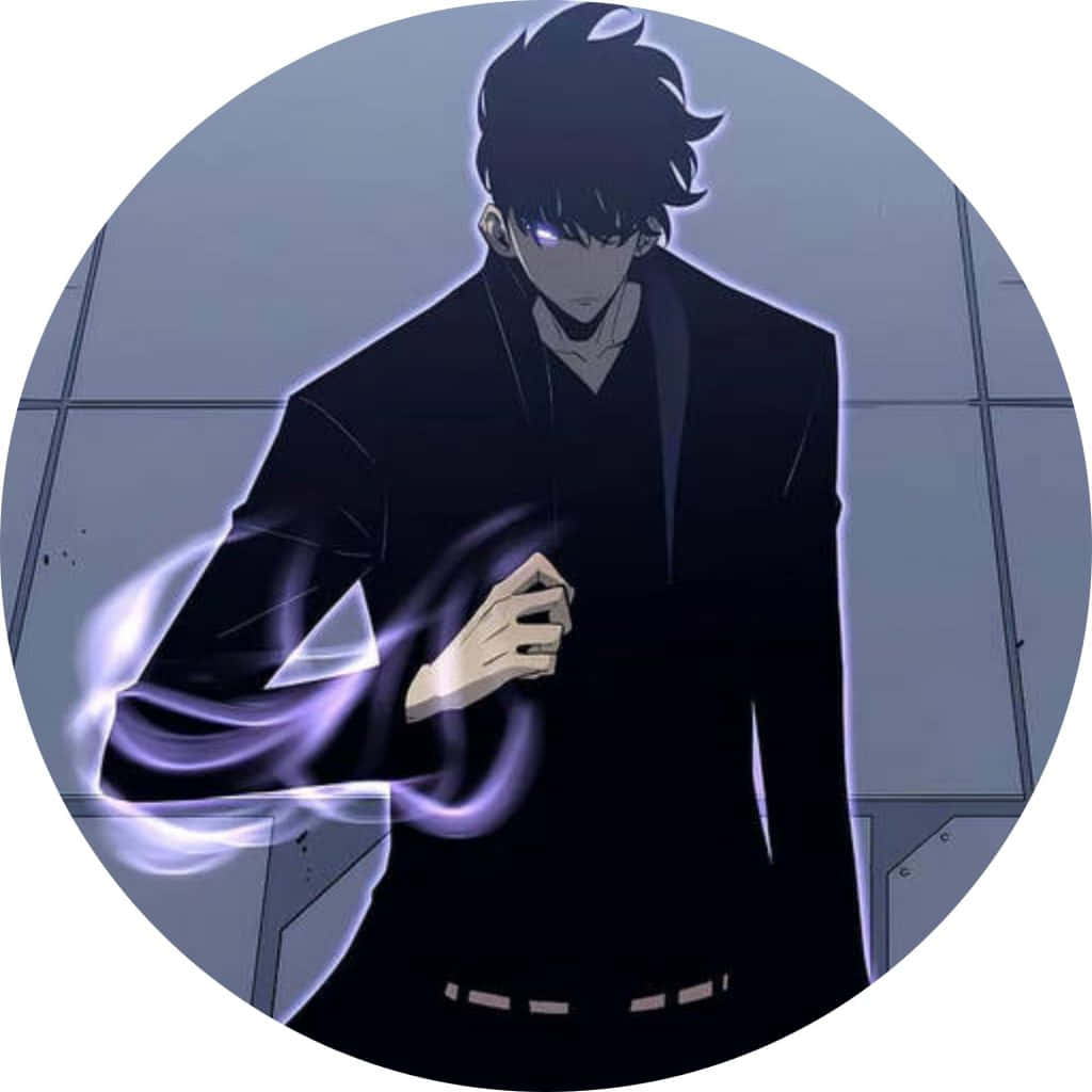 Discord Anime Pfp 桌布 壁紙 — 一位黑髮動漫男子身穿黑色西裝，從手中向瓷磚牆壁釋放出發光的紫色能量。