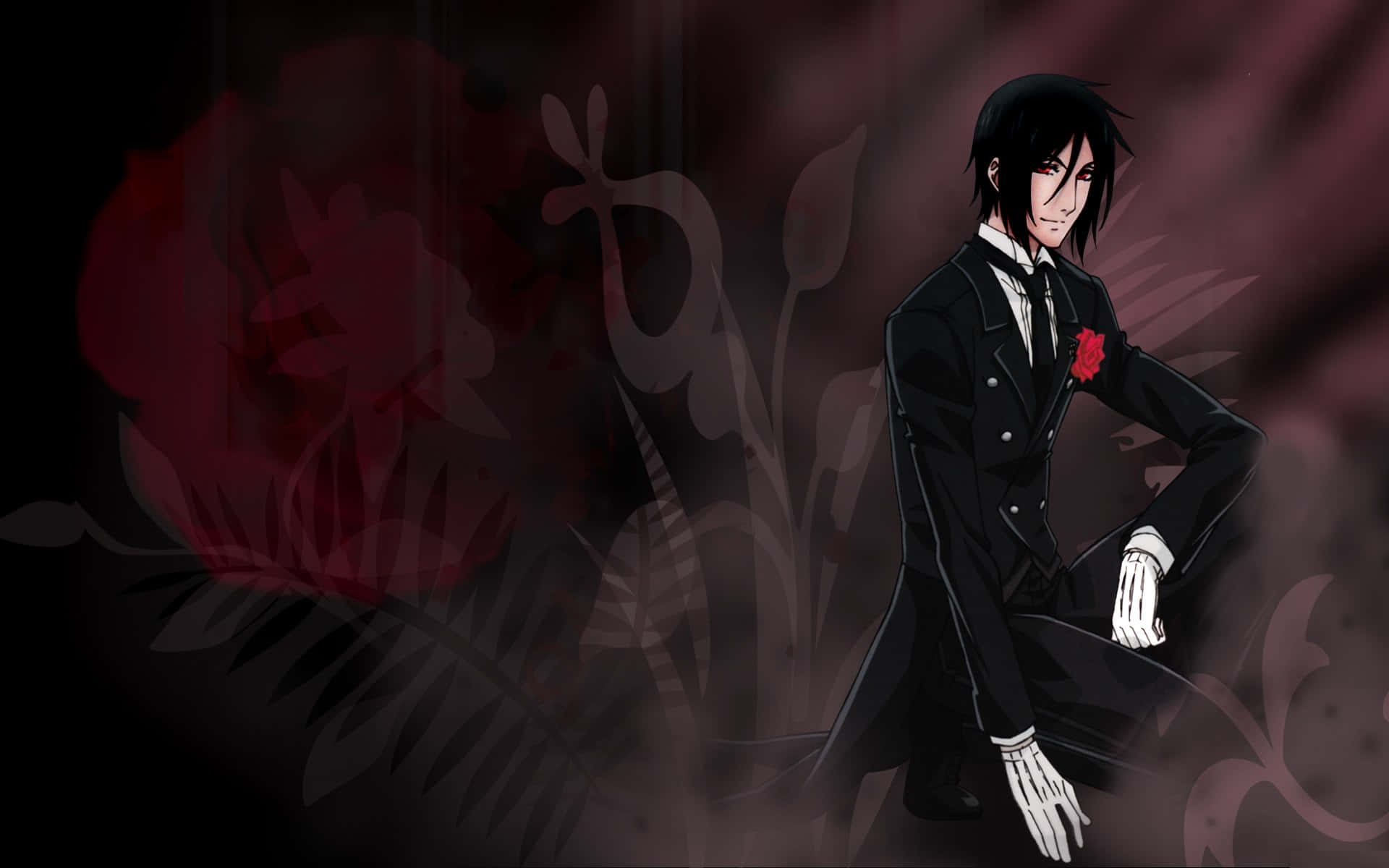 Black Butler 桌布 壁紙 — 一位黑髮動漫男子身穿黑色西裝，翻領上別著一朵紅玫瑰，站在紅色和灰色花卉剪影的陰鬱背景前。