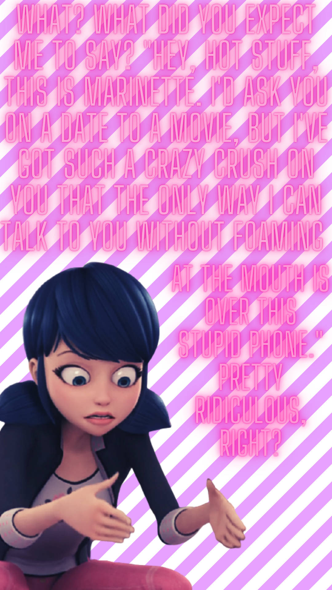 Marinette 桌布 壁紙 — 一位黑髮大眼的動漫女孩在粉白條紋背景上生動地做手勢，並配有粗體文字。