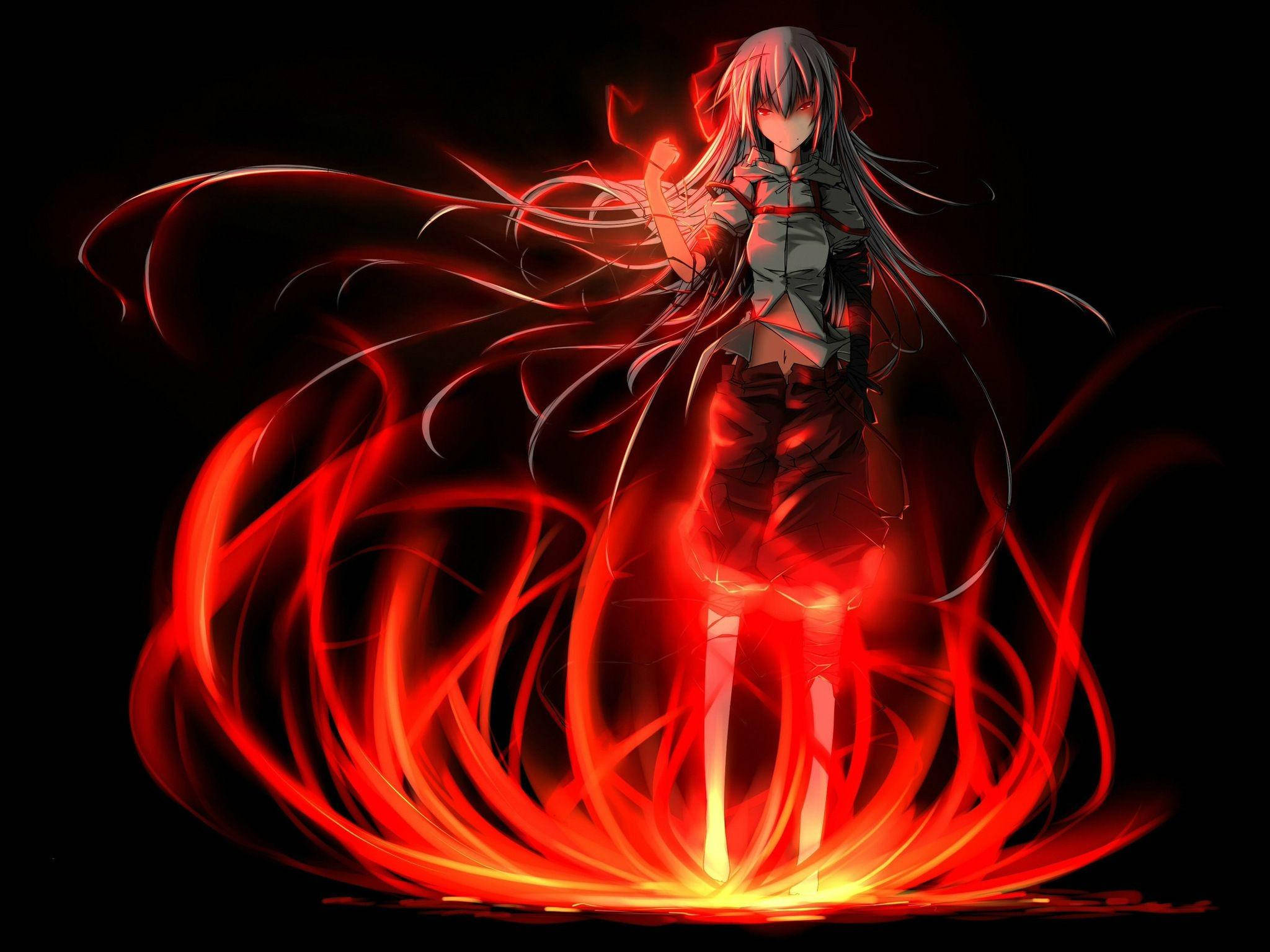 Fire Anime 桌布 壁紙 — 一位黑髮紅眼的動漫女孩站在黑色背景上旋轉的熾熱紅色能量之中。