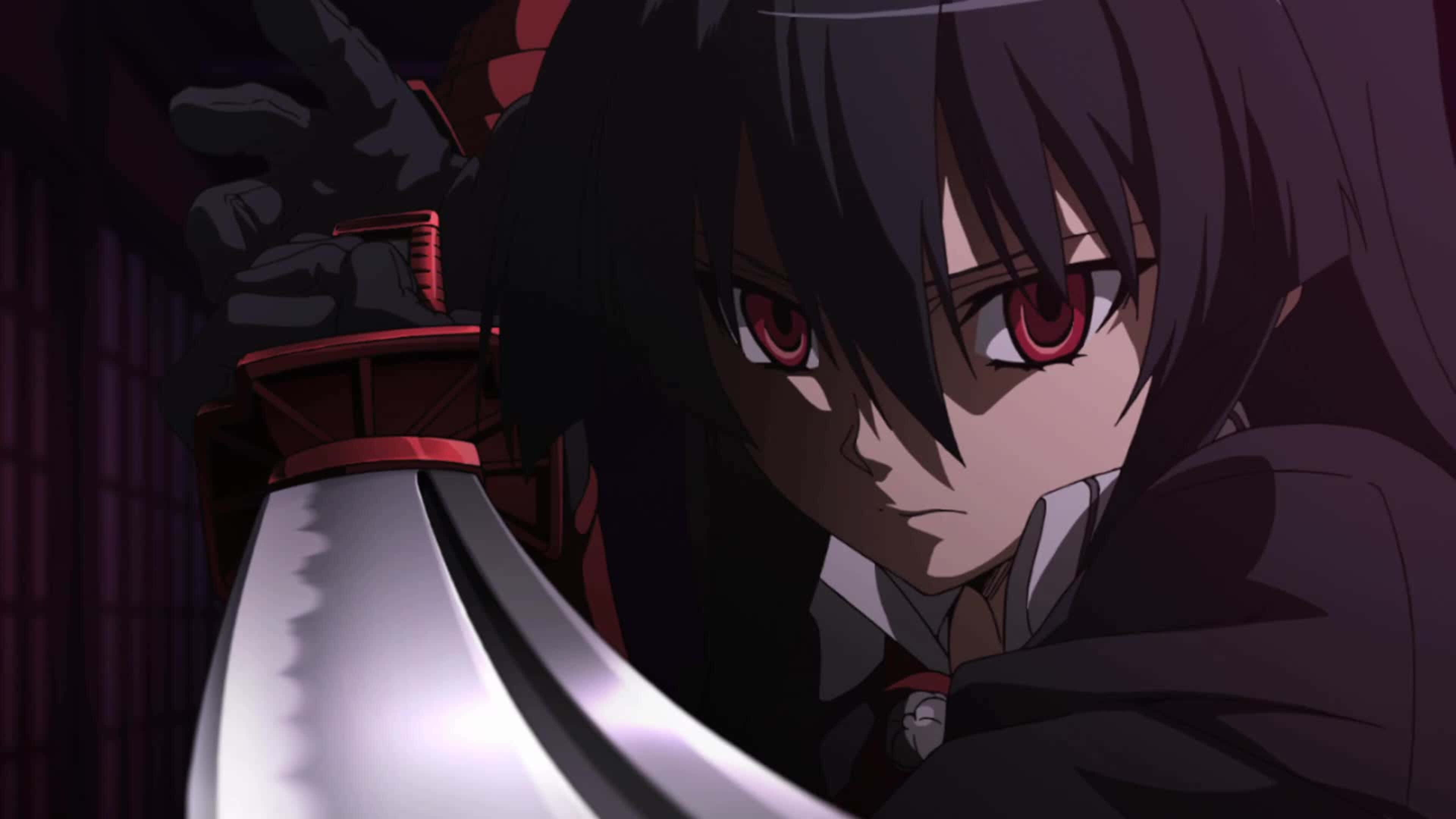 Akame Ga Kill 4K 桌布 壁紙 — 一位黑髮紅眼的動漫少女在昏暗的房間中，專注地握緊一把武士刀。