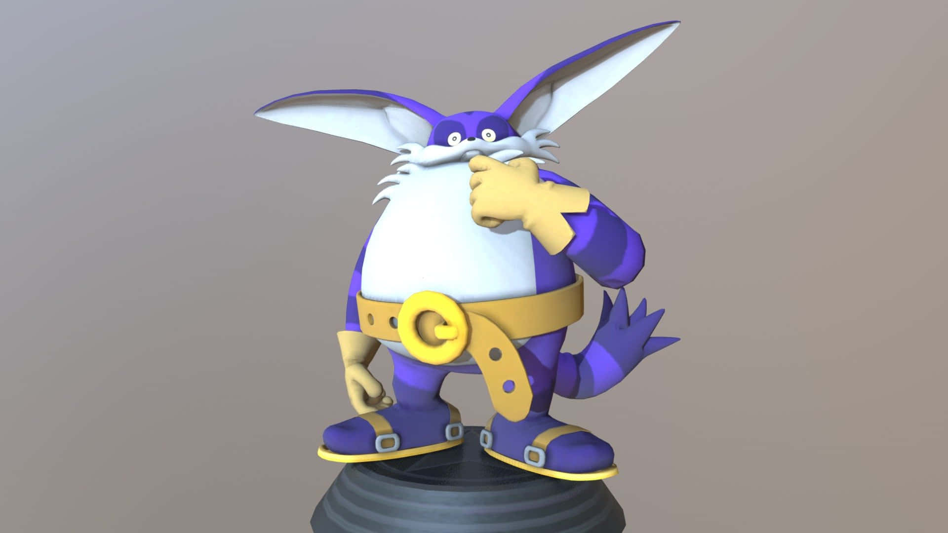 Big The Cat 桌布 壁紙 — 一個3D渲染的紫色兔子角色，有白色耳朵和鬍鬚，自信地站在基座上，背景是純灰色。