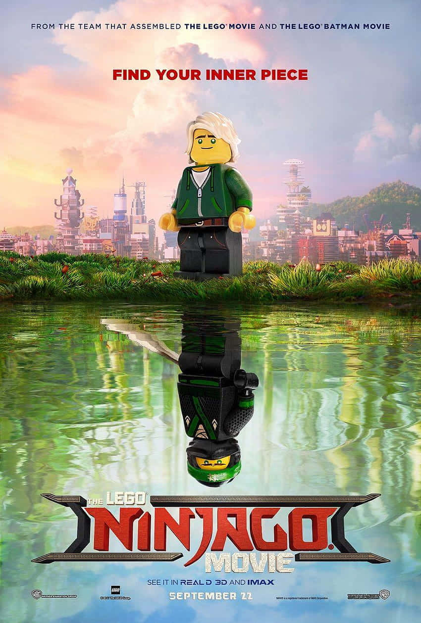 Animated 桌布 壁紙 — 一個LEGO忍者站在水中，倒映出夕陽天空下的未來城市。