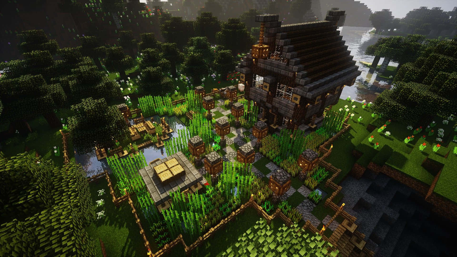 Minecraft Houses 桌布 壁紙 — 一個Minecraft村莊，木屋和農場坐落在河邊鬱鬱蔥蔥的森林中。