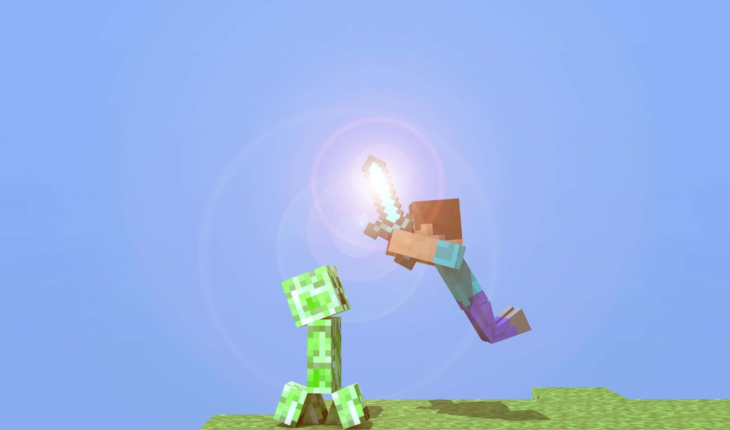 2440x1440 桌布 壁紙 — 一個Minecraft玩家角色在晴朗藍天下的草地上，向綠色爬行者揮動發光劍。