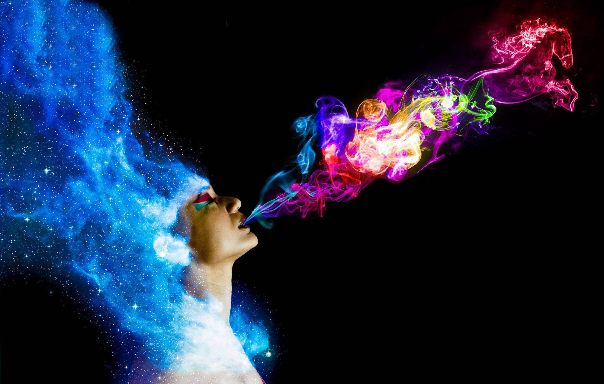 chill stoner 桌布 壁紙 — 一個人呼出充滿活力的宇宙煙霧，在黑色虛空中形成一個銀河星雲和一匹發光的馬。