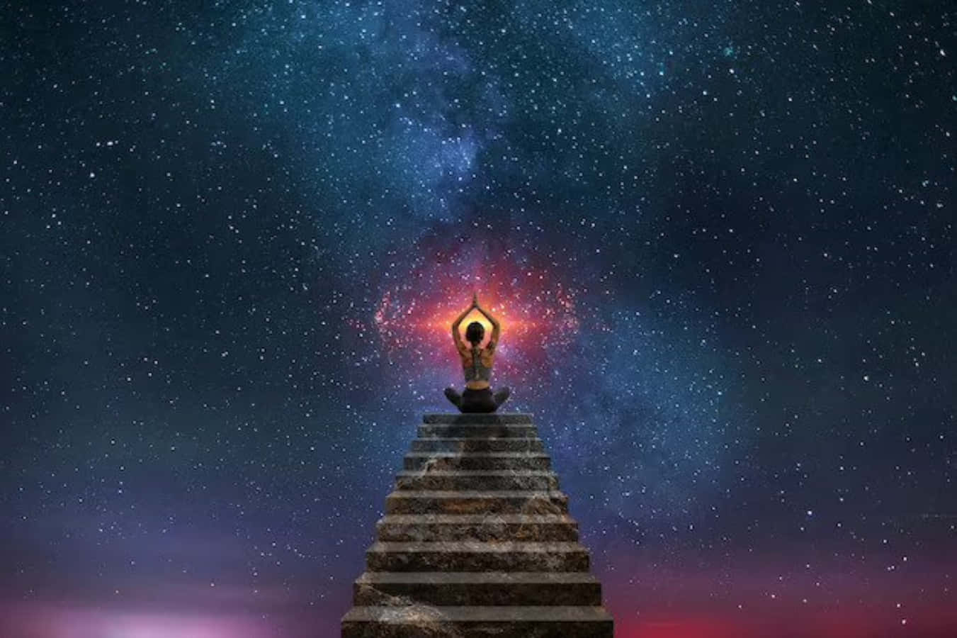 Spirituality 桌布 壁紙 — 一個人在星空宇宙下的石階上冥想，身後有發光的星雲。