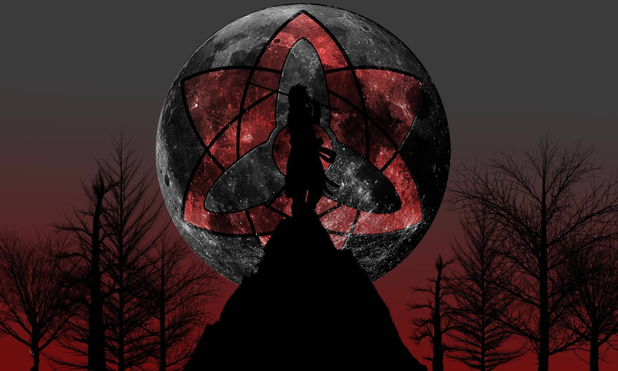 Shisui Uchiha 桌布 壁紙 — 一個人物站在山峰上的剪影，下方是巨大的月亮，上面有紅色螺旋標誌，背景是深紅色的暮色天空。
