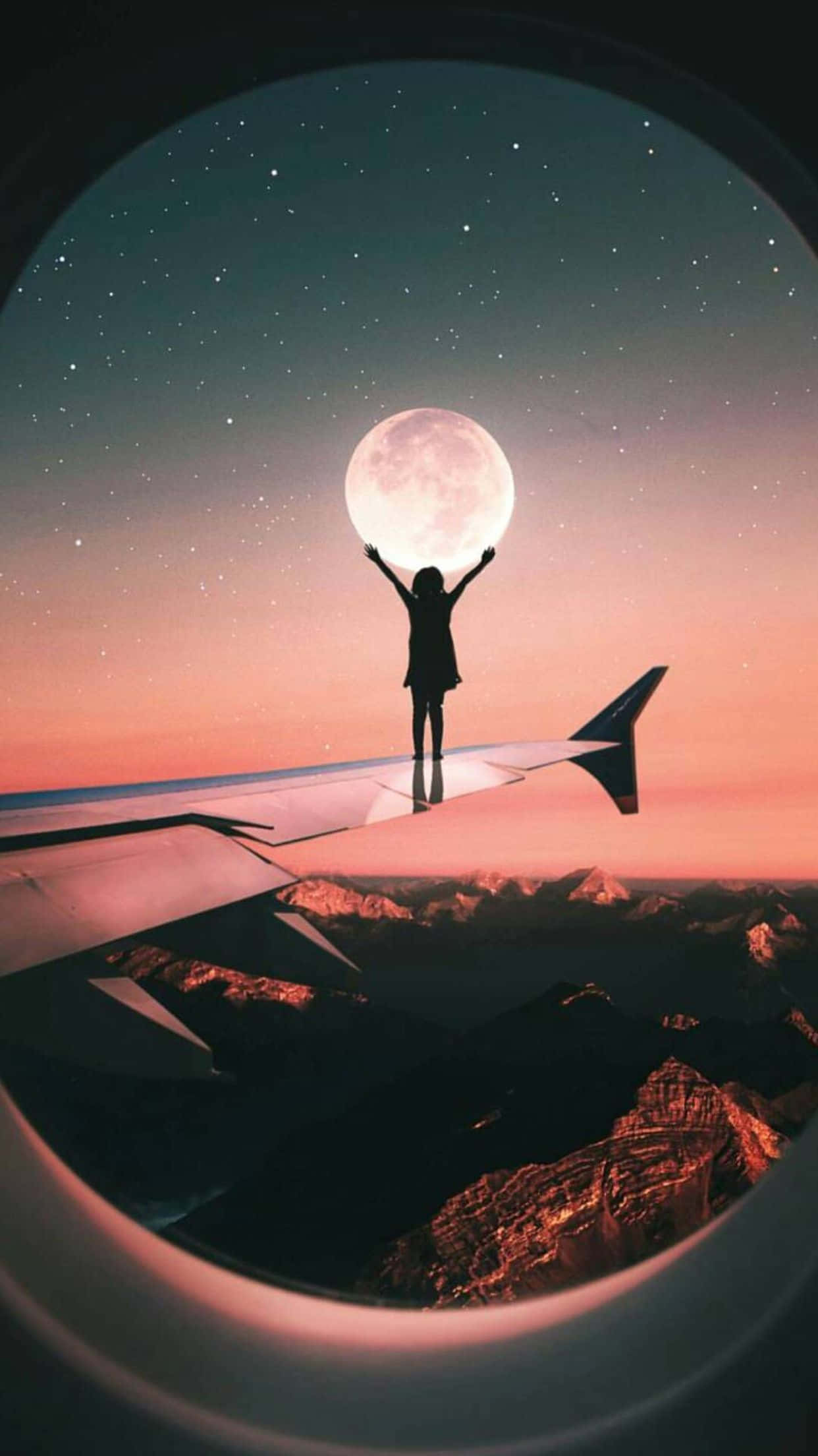 攝影 桌布 壁紙 — 一個人的剪影勝利地站在飛機機翼上，背景是星光燦爛的黃昏天空，手持一輪發光的月亮。
