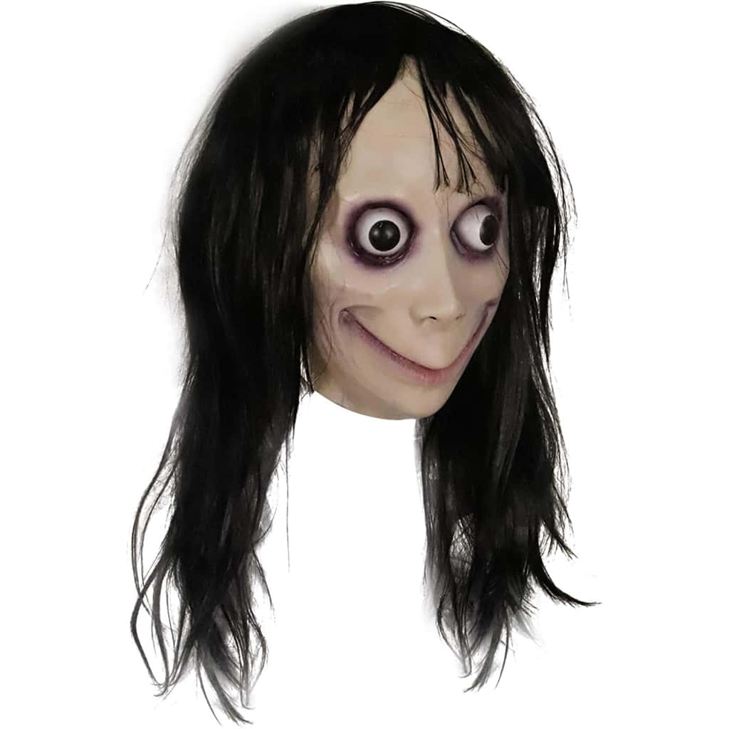 Creepy Halloween 桌布 壁紙 — 一個令人毛骨悚然的乳膠面具，有著寬大凸出的眼睛和邪惡的笑容，背景是純白色。