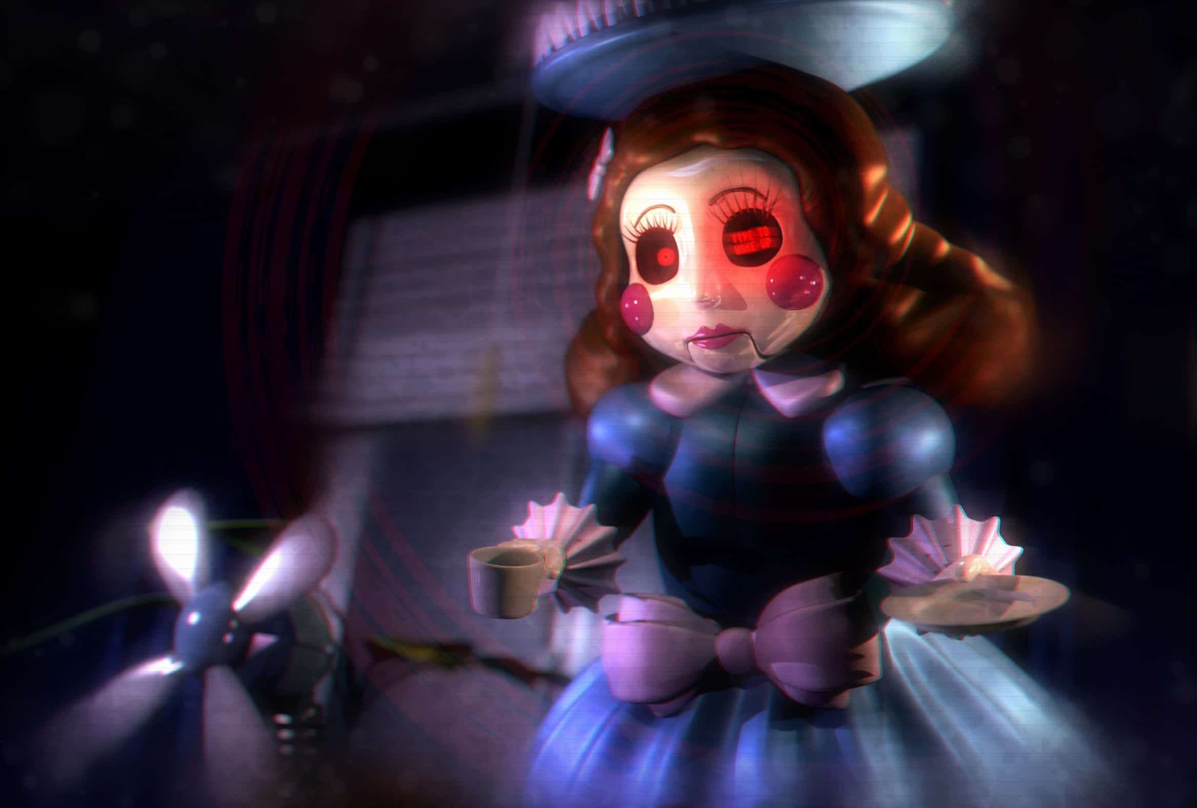Fazbear Frights 桌布 壁紙 — 一個令人毛骨悚然的娃娃，有著發光的紅眼睛和光環，在黑暗陰森的房間裡拿著茶杯。