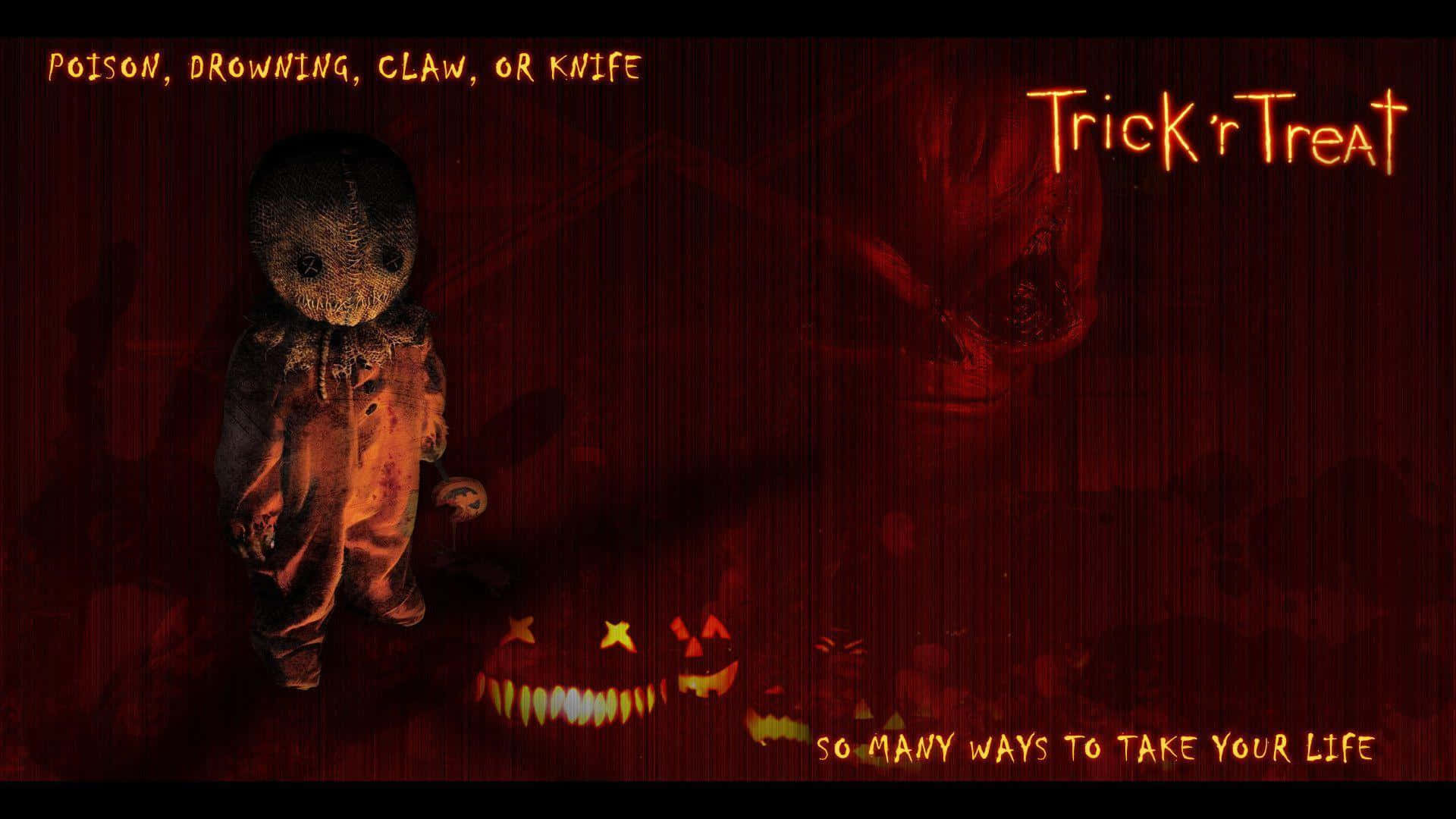 Trick Or Treat 桌布 壁紙 — 一個令人毛骨悚然的縫製娃娃站在暗紅色的房間裡，旁邊是一個發光的傑克南瓜燈，有著鋒利的牙齒和不祥的文字。