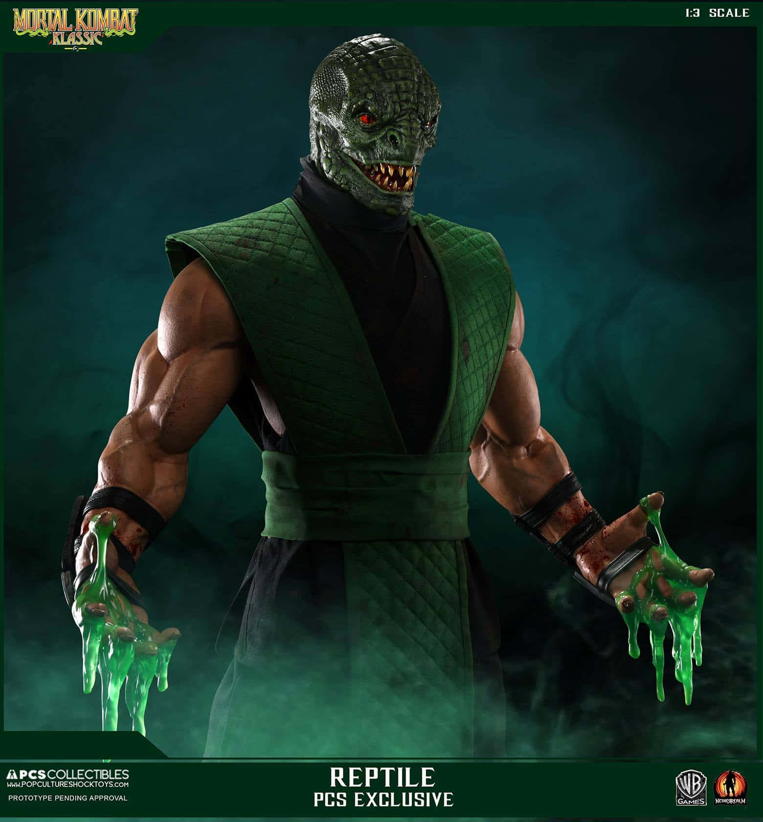 Mortal Kombat Reptile 桌布 壁紙 — 一個令人畏懼的綠色皮膚爬蟲戰士，擁有發光的紅色眼睛和滴落的綠色毒液，站在黑暗霧氣瀰漫的環境中。