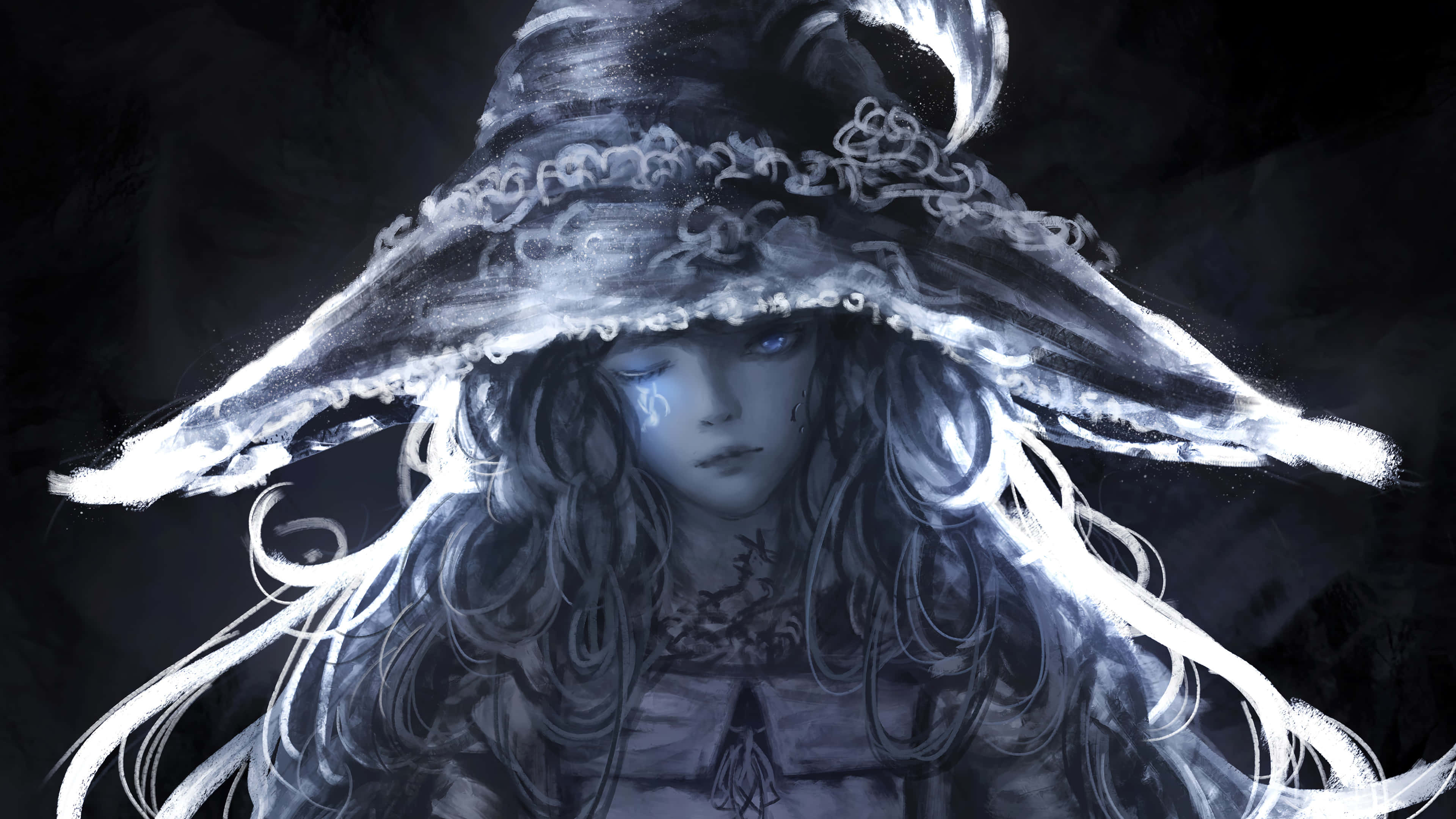 Witchy Desktop 桌布 壁紙 — 一個令人難忘的動漫女巫，擁有發光的藍色眼睛和寬邊帽，在黑暗的背景下嚴肅地凝視著。