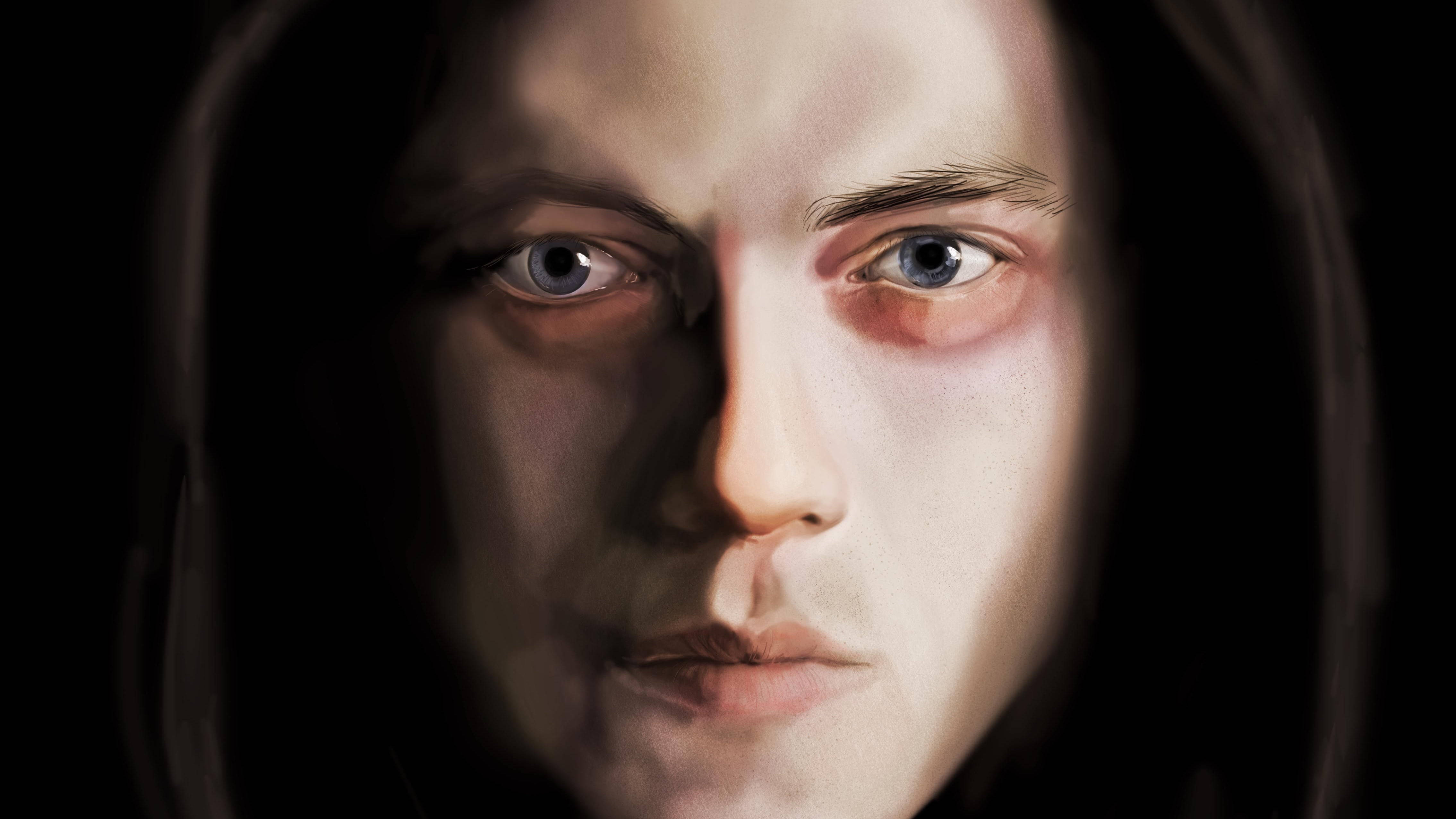 Mr Robot 桌布 壁紙 — 一個令人難忘的數位肖像，一個戴著兜帽的人，擁有銳利的藍色眼睛和瘀傷的臉頰，背景為黑色。