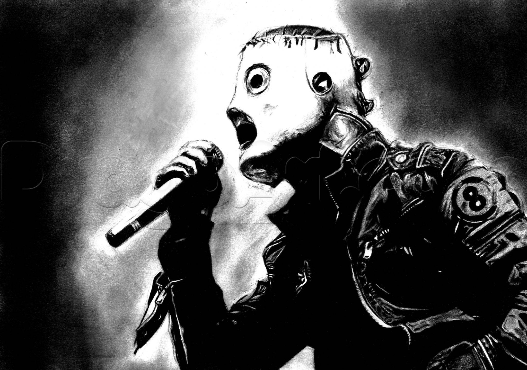 Slipknot 桌布 壁紙 — 一個令人難忘的黑白插圖，描繪一個戴面具、穿皮夾克的人物在戲劇性的舞台燈光下對著麥克風尖叫。