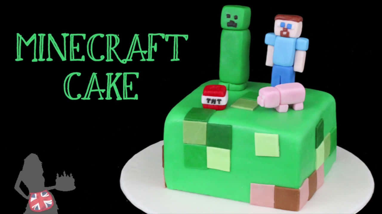 Minecraft Cakes 桌布 壁紙 — 一個以Minecraft為主題的蛋糕，上面有像素化的綠色方塊，頂部裝飾著苦力怕、Steve公仔和粉紅色豬，背景為黑色。