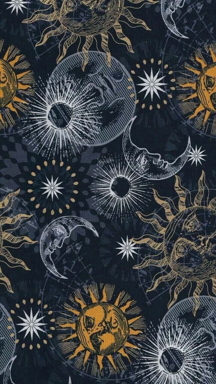 Sun And Moon Aesthetic 桌布 壁紙 — 一個以金色和白色風格化太陽、月亮和星星組成的天體圖案，背景為深海軍藍色。