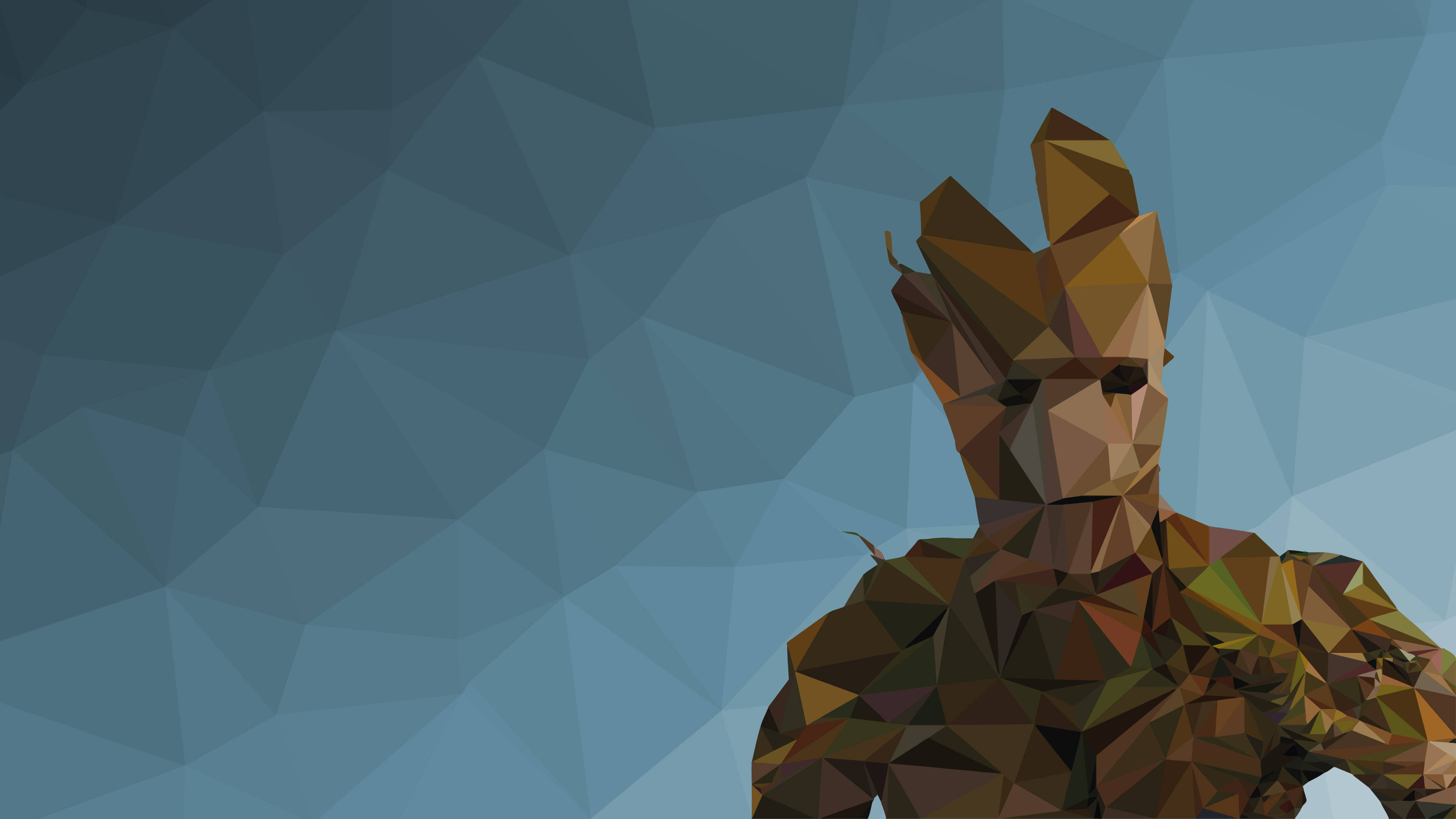 Polygon 桌布 壁紙 — 一個低多邊形風格的格魯特站在幾何藍色漸變背景前。