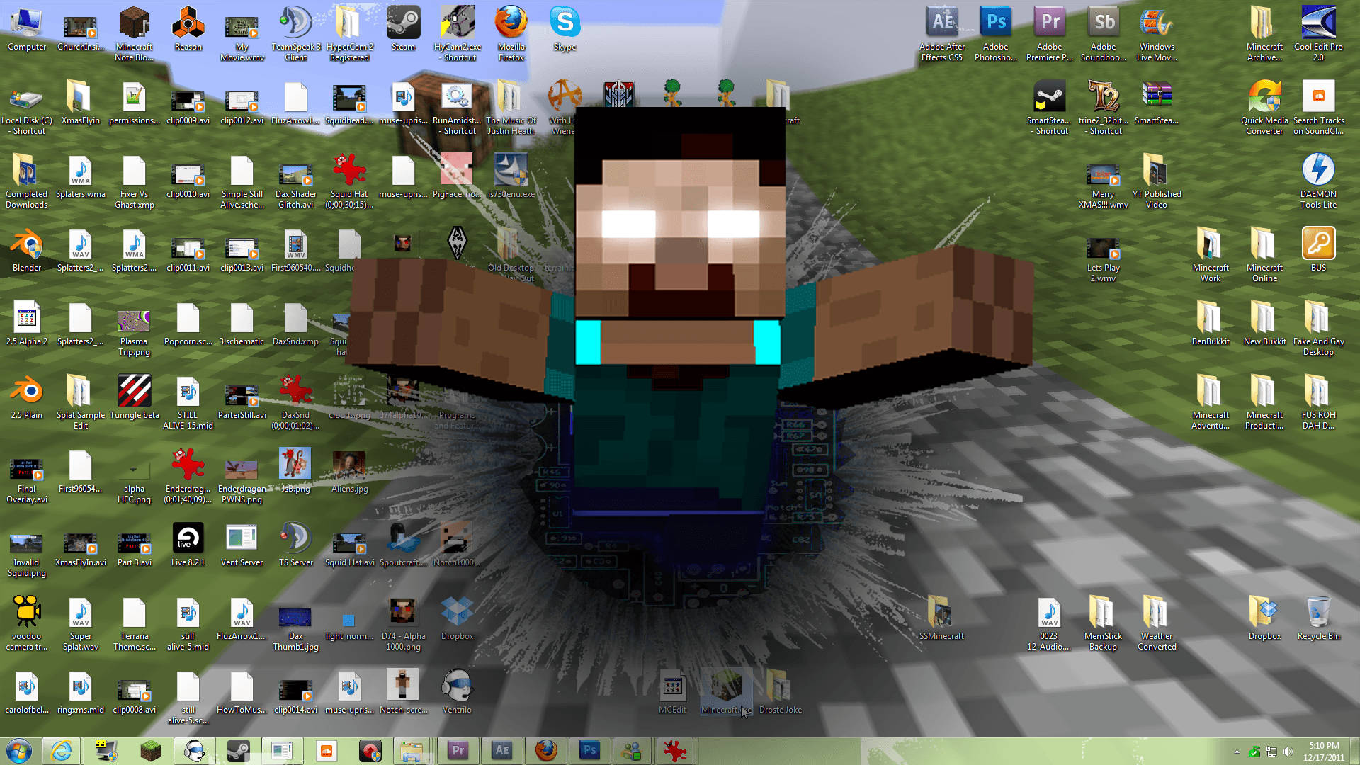 Herobrine 桌布 壁紙 — 一個像素化的Minecraft Steve站在雜亂的桌面中央，背後有綠色山丘和散落的圖標。