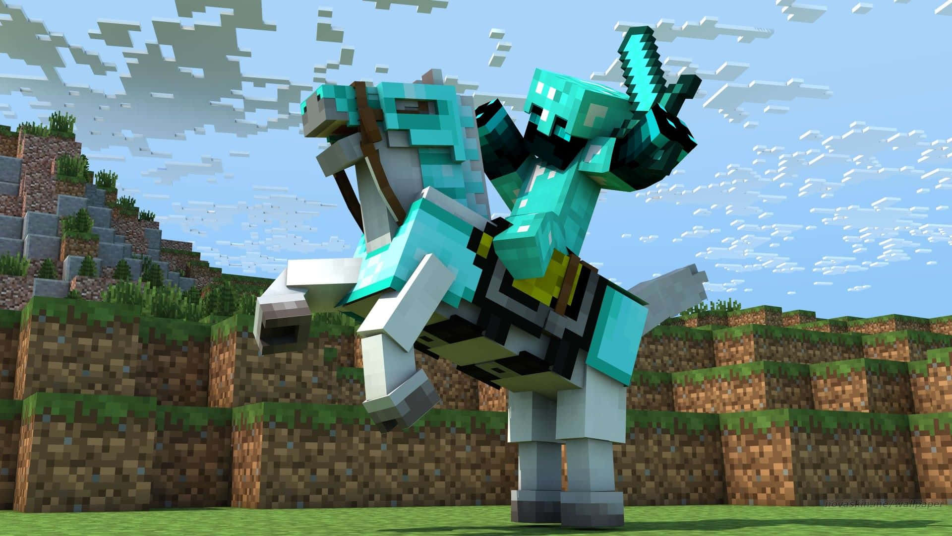 Minecraft Armor 桌布 壁紙 — 一個像素化的Minecraft玩家在多雲的天空下，騎著一匹青色的馬，穿過一個方塊狀的草地山丘。