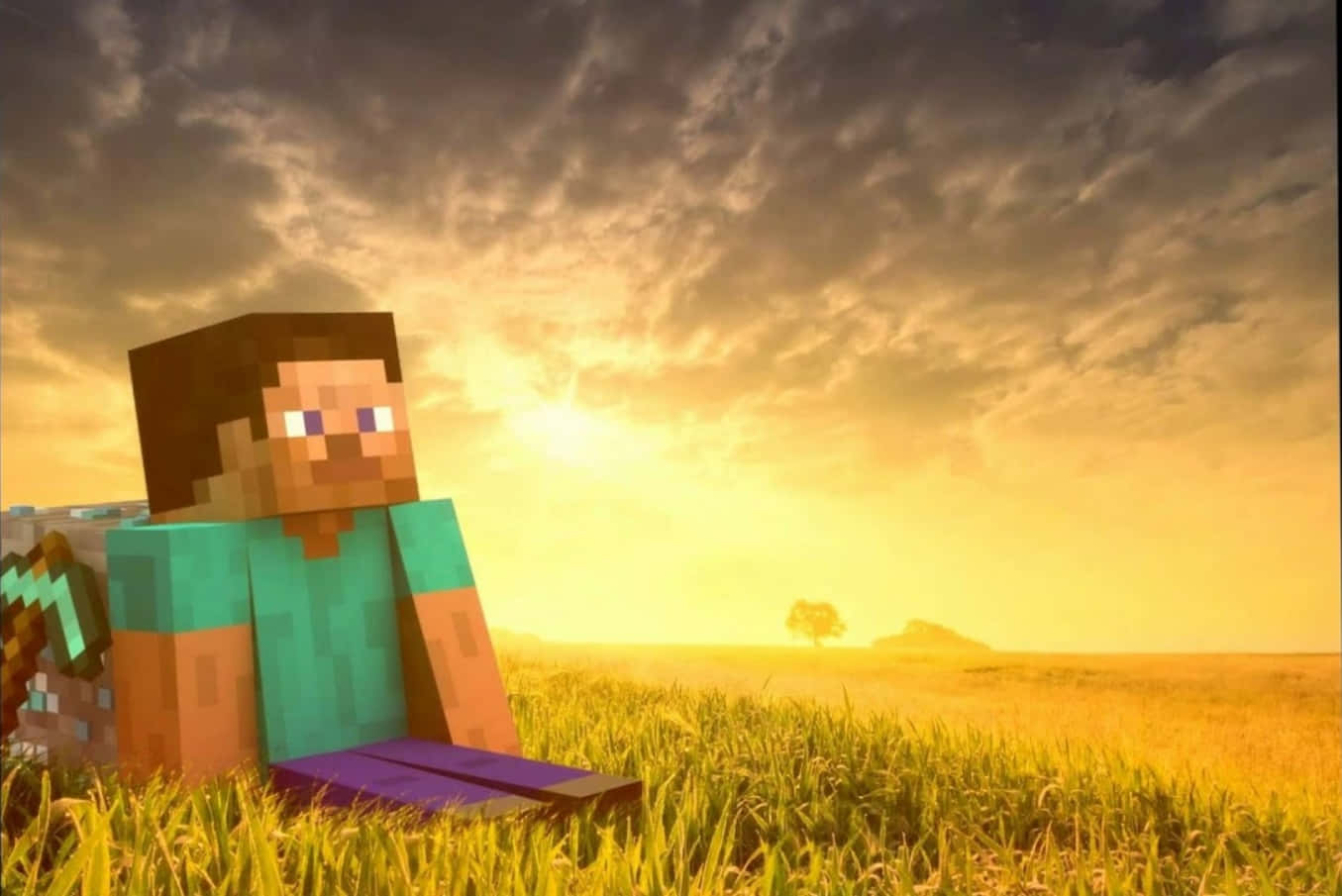 Minecraft Characters 桌布 壁紙 — 一個像素化的Minecraft角色坐在日落時的草地上，天空發光，遠處有樹。