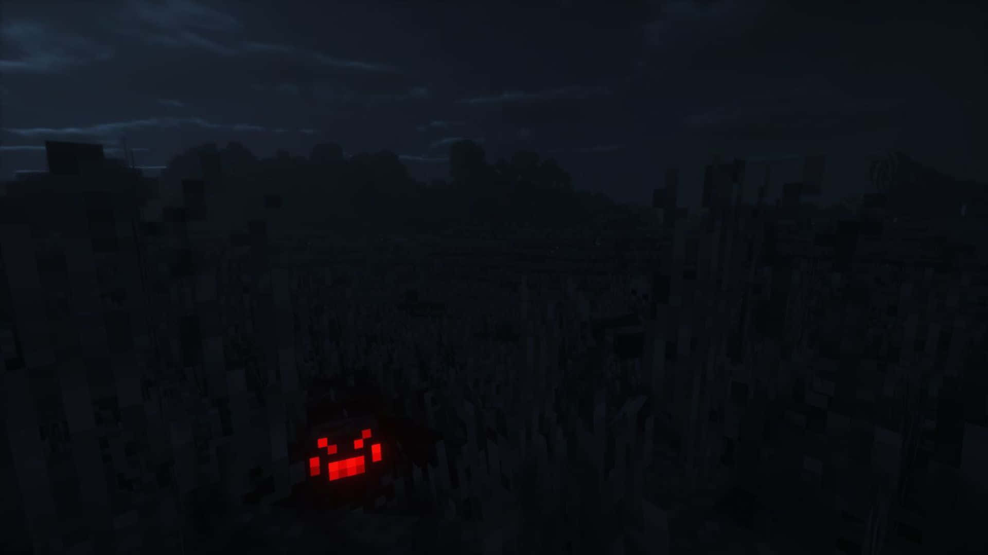 Minecraft Spider 桌布 壁紙 — 一個像素化的紅眼生物潛伏在黑暗的Minecraft-like生態群落中，背景是暴風雨的夜空。