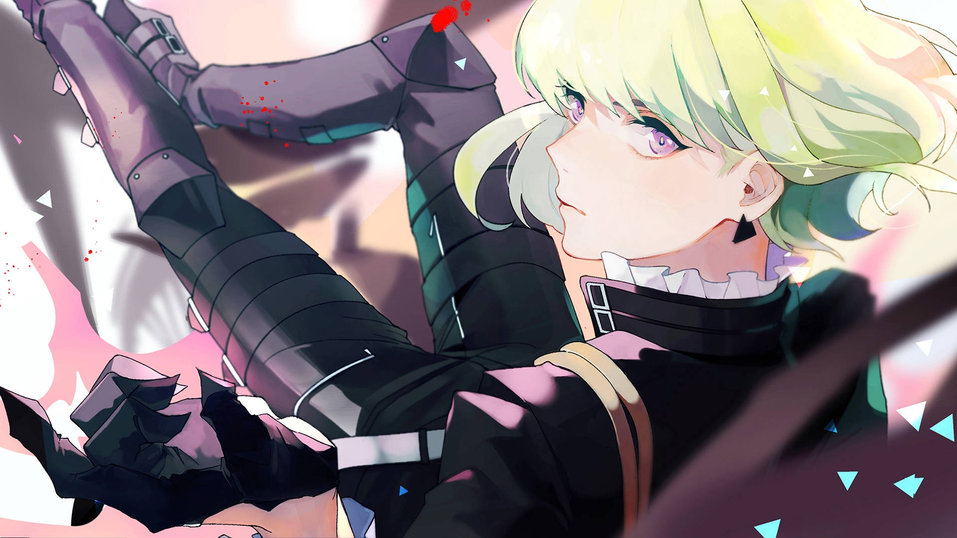 Promare 桌布 壁紙 — 一個充滿動感的動漫女孩，金髮紫眼，身穿暗色盔甲，在粉紅和青綠的抽象背景前擺出強有力的姿勢。