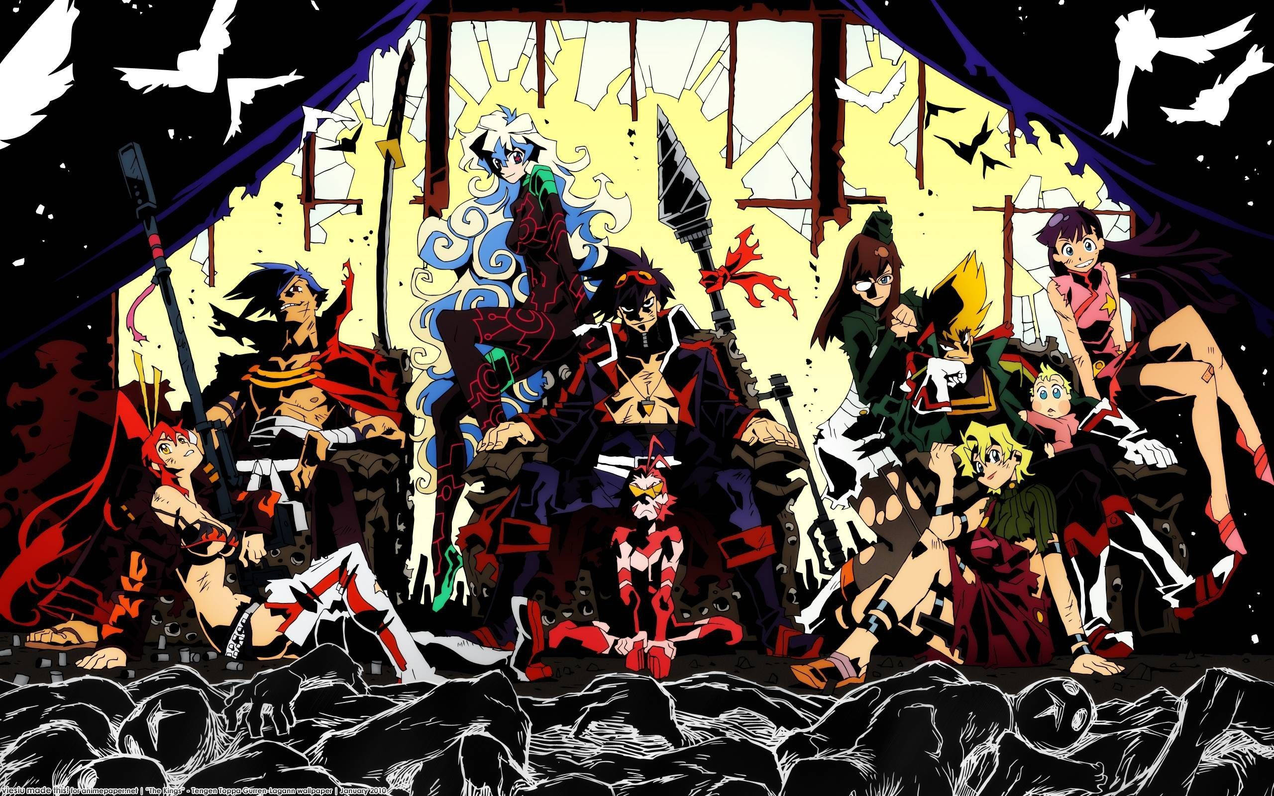 Gurren Lagann 桌布 壁紙 — 一個充滿動感的動漫戰士和盟友群體，在破碎的窗戶背景下戲劇性地擺姿勢，伴有飛鳥和黑暗剪影。