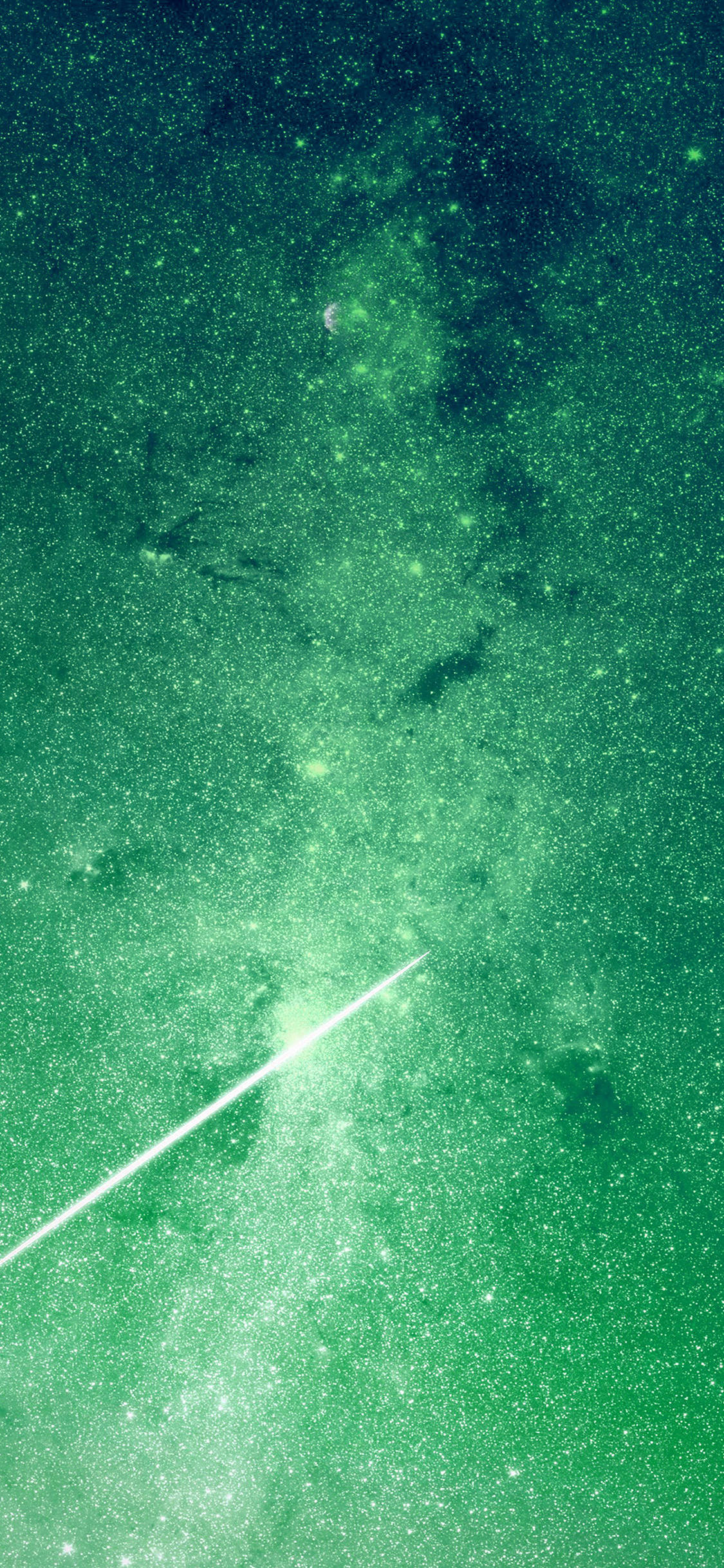 銀河 桌布 壁紙 — 一個充滿星星的宇宙綠色星雲，一顆明亮的流星斜斜劃過天際。